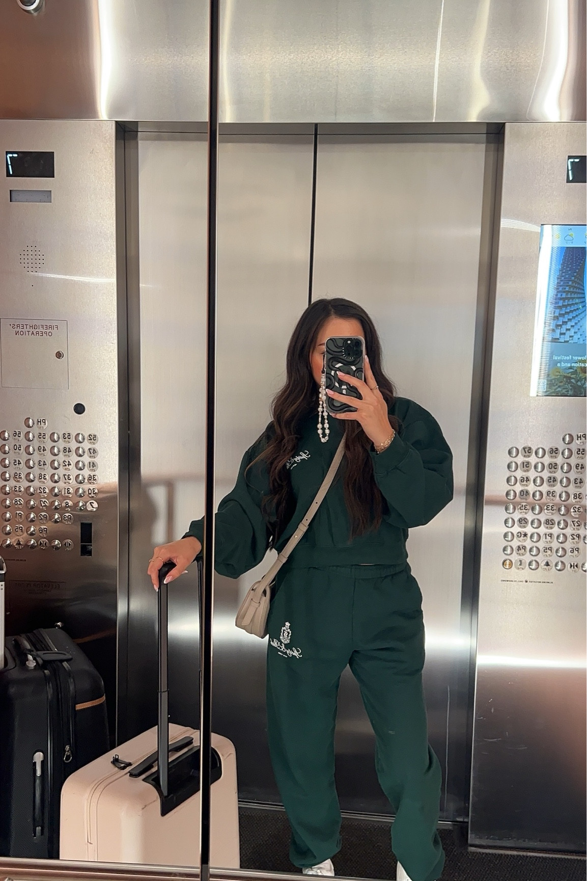 A nice comfy set to travel 🫶🏻✨

#LTKSeasonal #LTKTravel #LTKootd