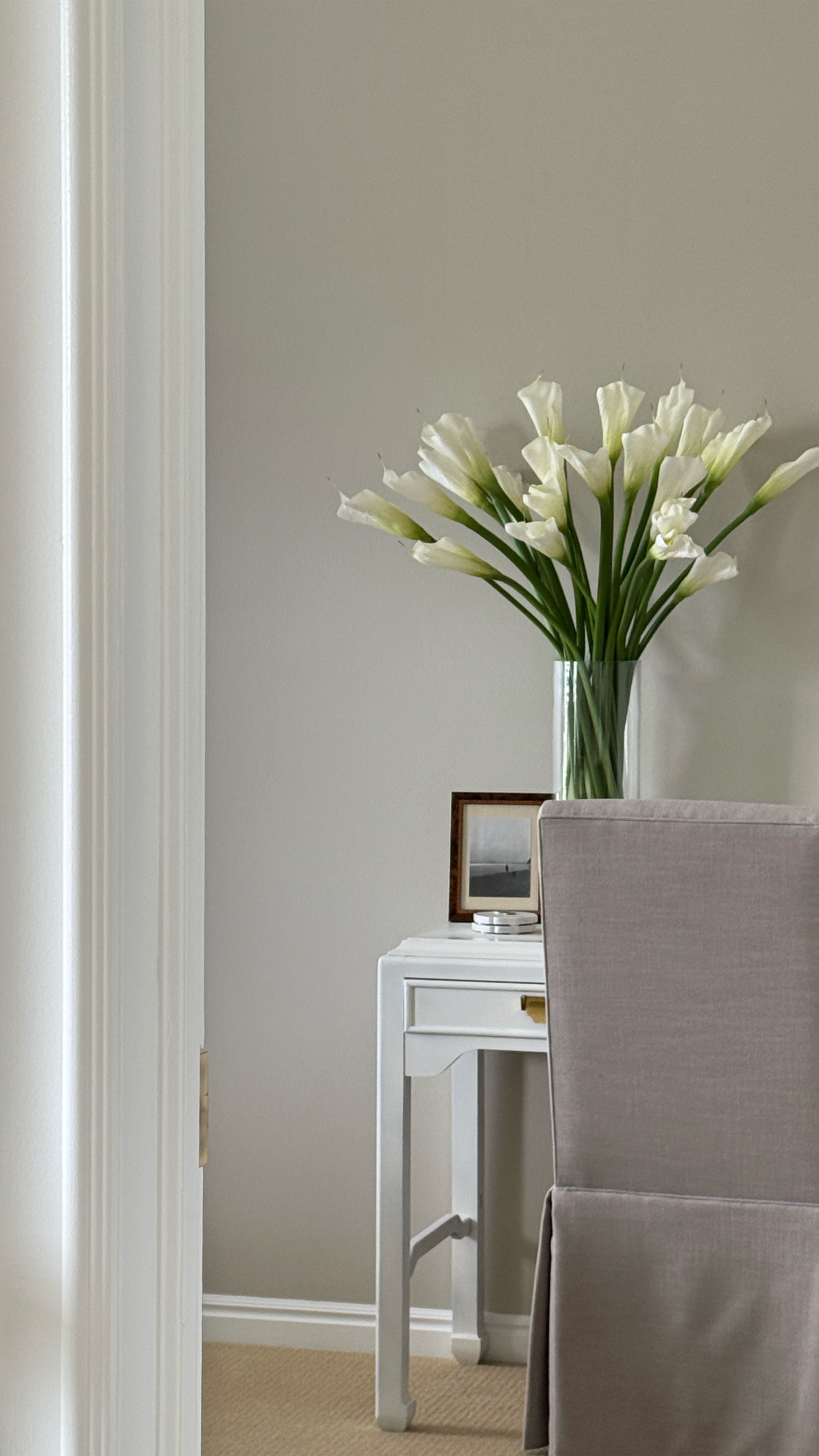 I’ve never shown this cute little desk setup in our guest room… I just styled it for summer. 

#LTKSeasonal #LTKHome #LTKStyleTip