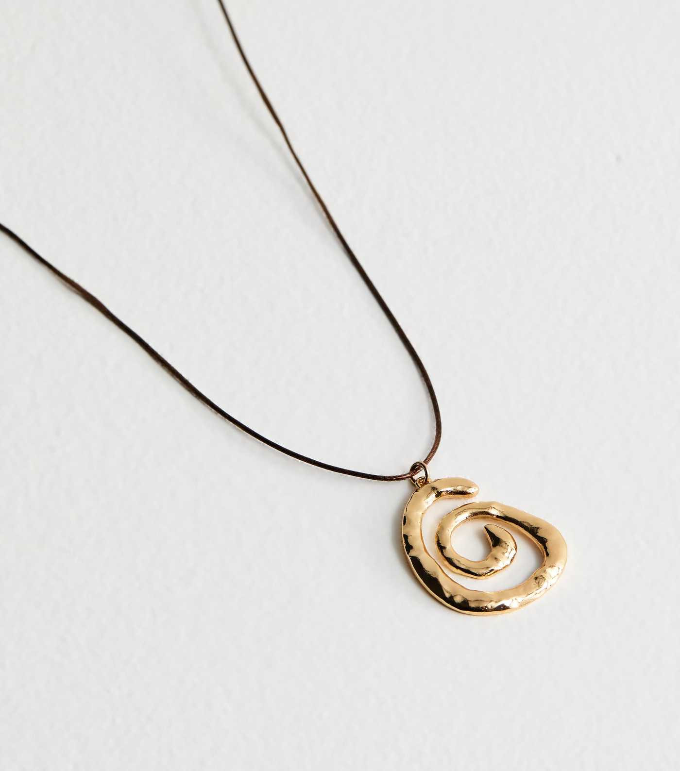 Gold Tone Brown Swirl Pendant Rope Necklace | New Look | New Look (UK)