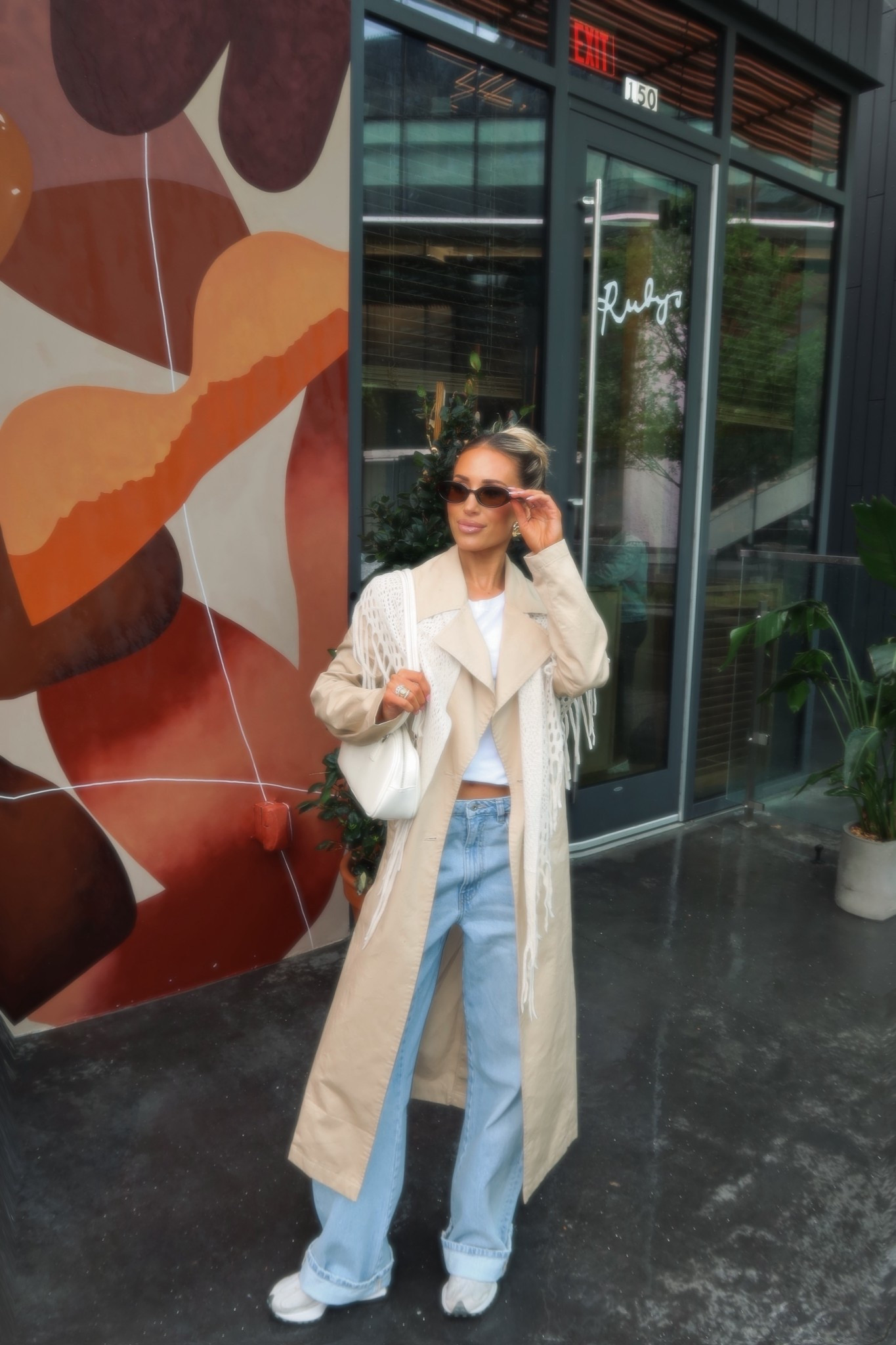 A little rainy spring day brunch outfit🌸 LOVE this Amazon scarf draped over a jacket for a boho vibe 🙌🏼


Casual outfit. Casual style. Spring outfit. Amazon find. Scarf. Trench coat. Zara jeans. Ootd. Outfit inspo. Outfit idea. Spring style. Brunch outfit  