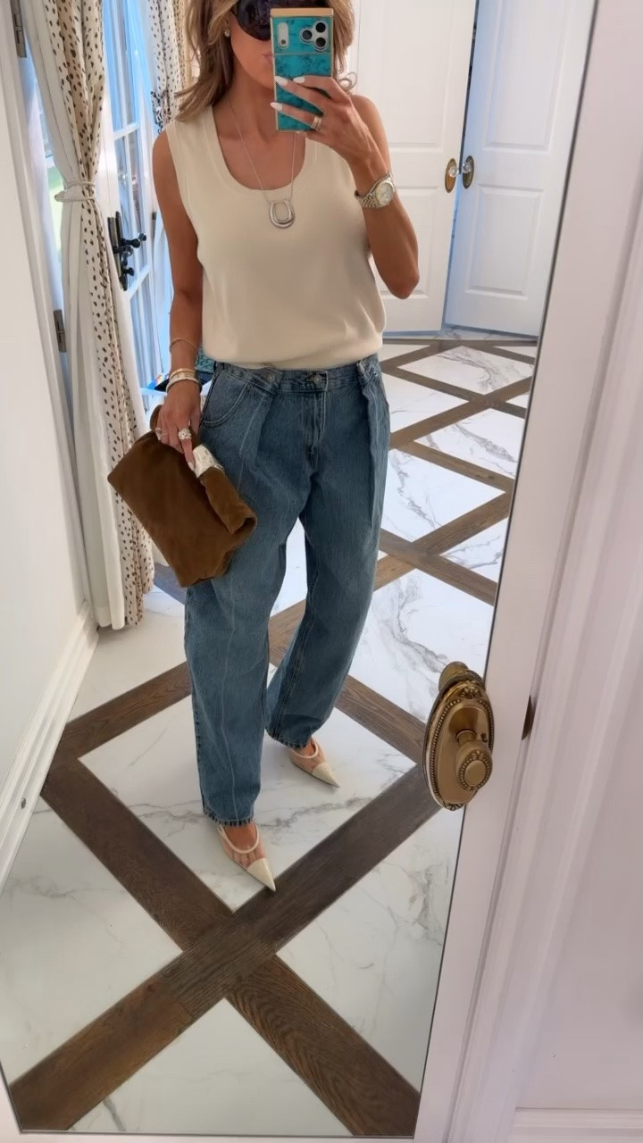Early fall OOTD! Cute inexpensive outfit besides my shoes, BUT I did find a lookalike for you guys!! Wearing a small top and US 2 in the jeans! 

Amazon fashion, Amazon finds, Target fashion, Target jeans, Early fall outfits, Fall outfits women, Autumn outfits, Business casual workwear, Date night outfits, Gemma Beauty, Emily Gemma

#LTKdayinmylife #LTKgrwm #LTKSeasonal