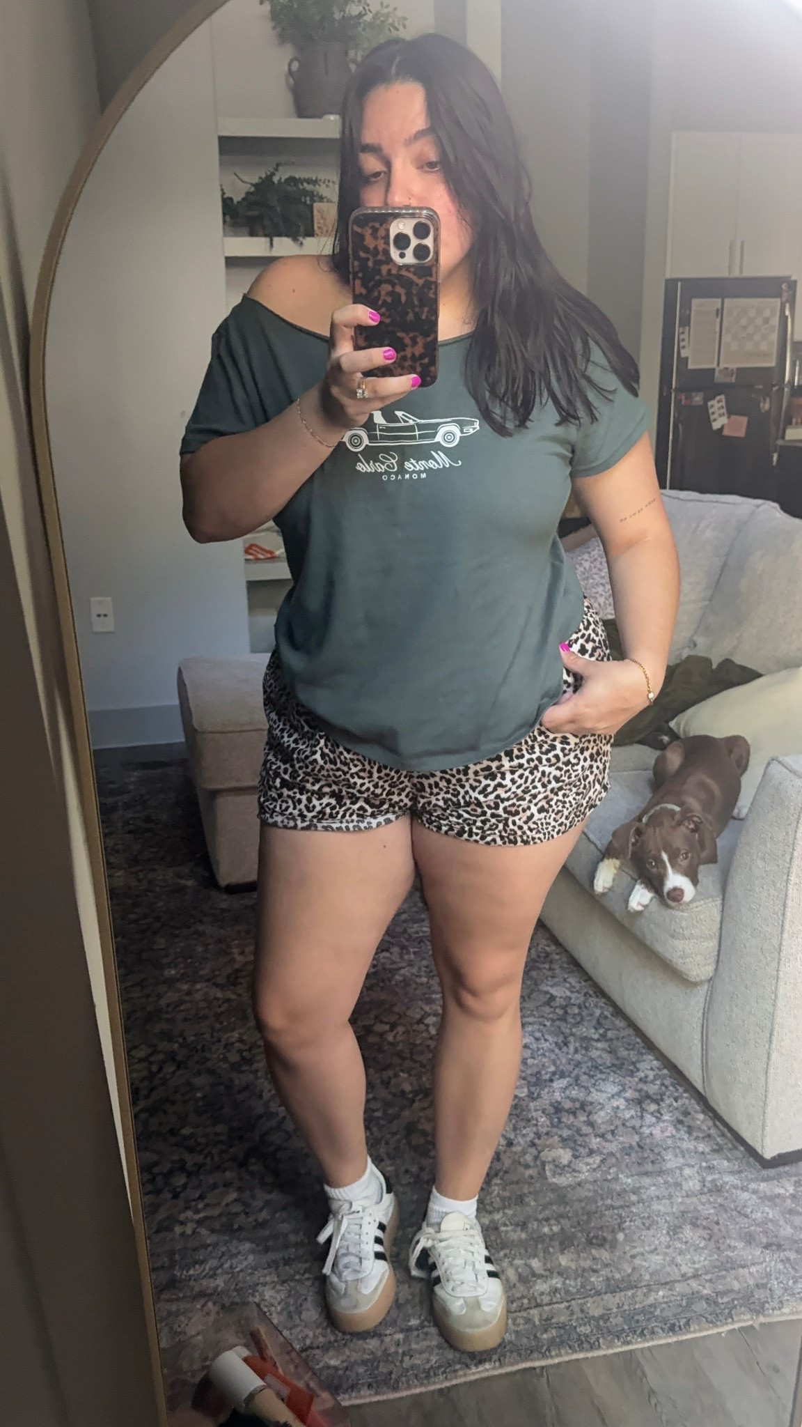 these off the shoulder tees are my new obsession🌲💚

#LTKMidsize #LTKPlusSize #LTKStyleTip