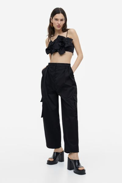 Kurztop aus Satin | H&M (DE, AT, CH, NL, FI)