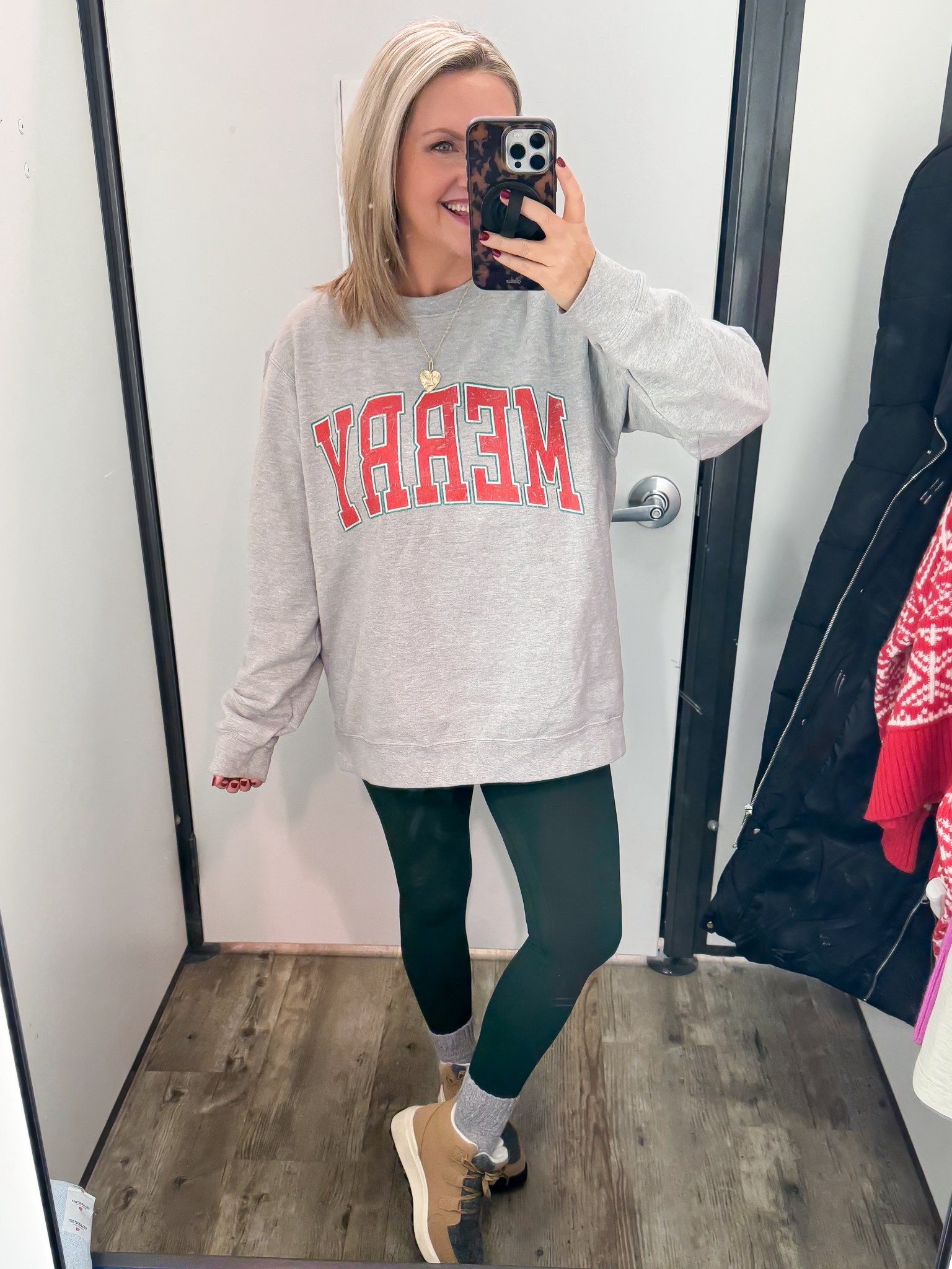 Comfy and festive ootd
I sized up to large in the sweatshirt
Size small in the leggings 


#LTKFindsUnder50 #LTKHoliday #LTKootd