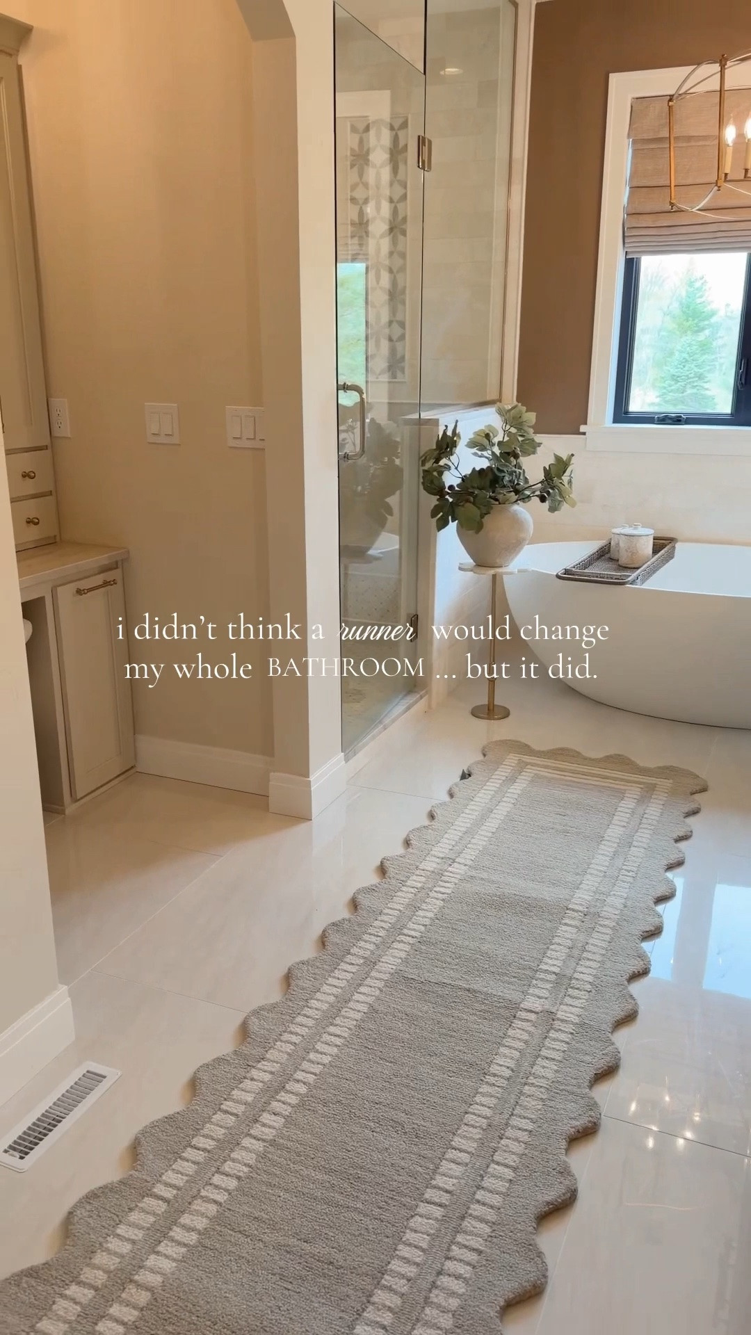 This one detail made my bathroom feel so much more finished. 
I swear it went from “just a bathroom” to a space i actually love walking into. 
Sometimes it’s the smallest swaps that make the biggest difference. 

Save this for your next home upgrade 🤍 or click the link in my bio as always!! 

#cozyhome #bathroomdecor #homestyling #neutralhome #rugs

#LTKHome