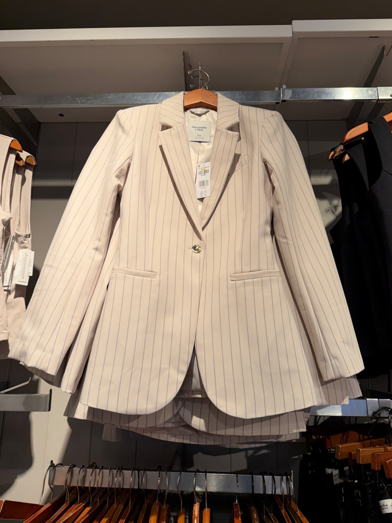 The Nipped Waist Suiting Blazer from Abercrombie & Fitch in this beige pinstripe is such a polished piece. 💼 The tailored, nipped-in waist gives it a flattering shape—perfect styled with the matching pantsuit for the office or worn more casually with denim. 👖 Very chic and versatile, and it comes in a few different colors. Linked this blazer and more styles from Abercrombie worth checking out! 🤗 #Workwear #Abercrombie #OfficeStyle 

#LTKootd #LTKPetite #LTKWorkwear