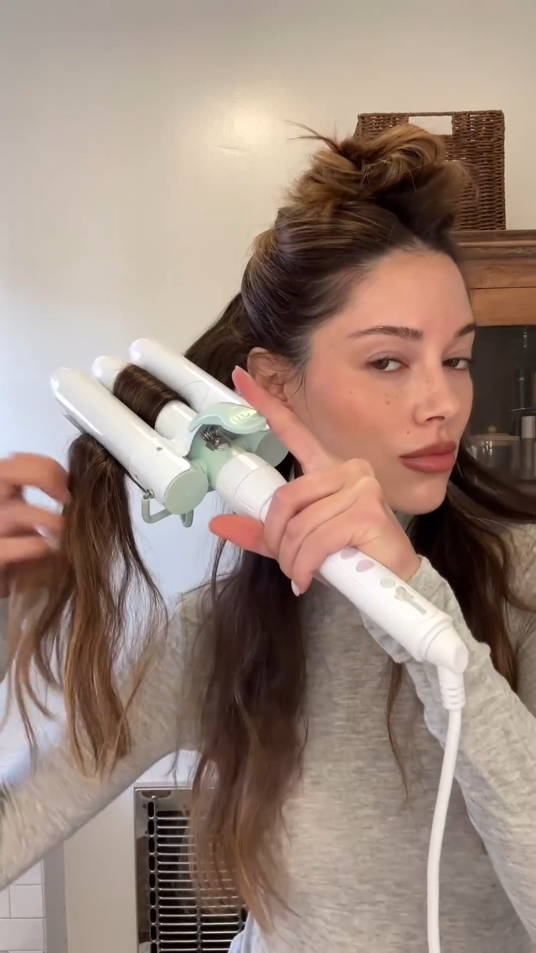 How I do my everyday waves for long hair. Which hairstyle is your fav?