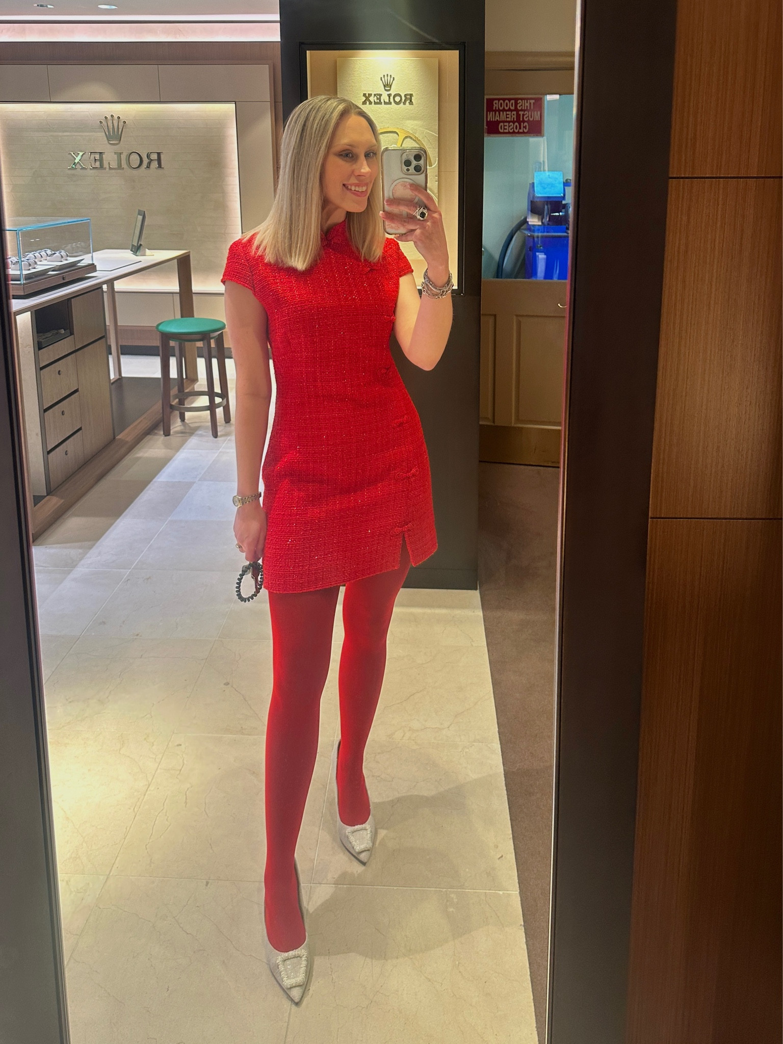 Lady in red 💋💕 

HAPPY VALENTINE’S DAY! I don’t wear much red, but decided to go all red today for love day to inspire work wear and date night outfits. Xoxo 

🔍  red dress, valentine’s day, romantic, tweed dress, styling, sam edelman, revolve, SAU LEE

#LTKSeasonal #LTKstyletip #LTKworkwear