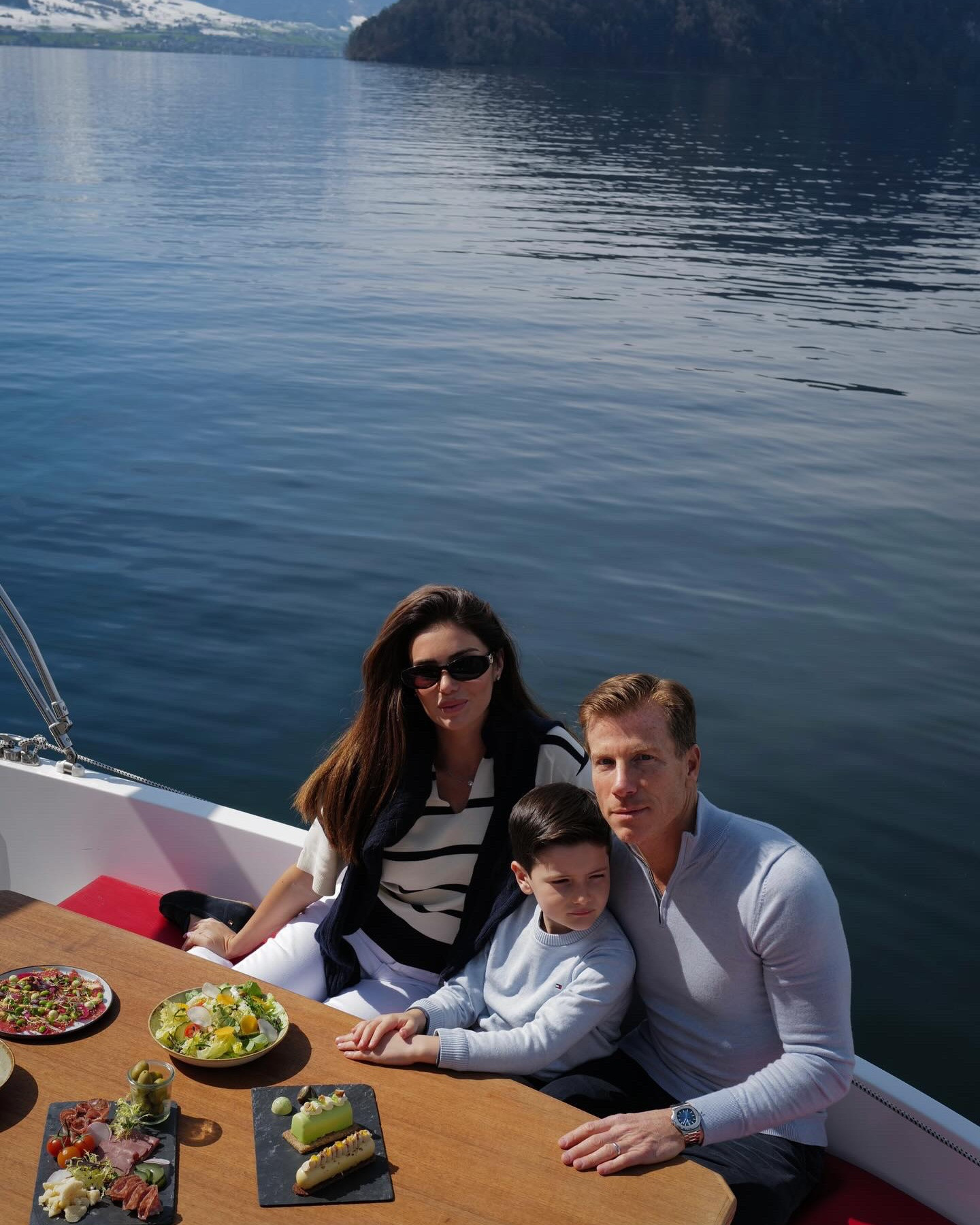 Partnership @vitznauerhof | A quiet morning on the lake 🦢