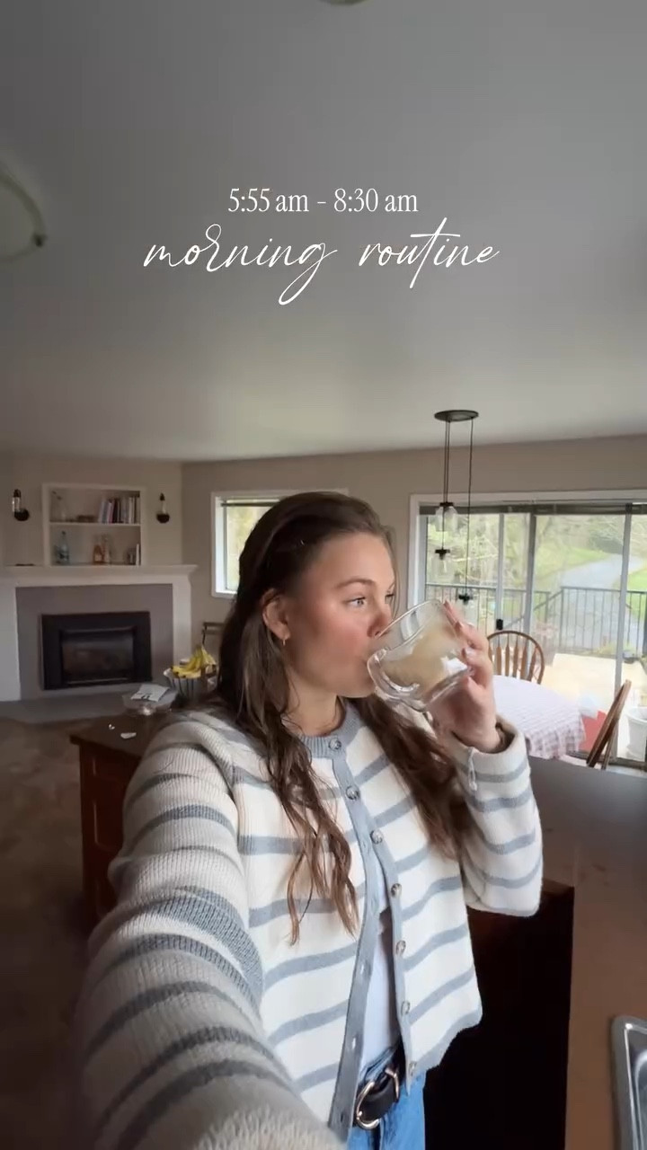 Good morning!! Getting in a little at home circuit workout before going into the office 💛💛 

#morninginmylife #corporategirlie #wellnessmorning #romanticizeyourlife #morningvlog 

@aerie @crz_yoga @tula @rarebeauty @blume @pacificabeauty @narsissist