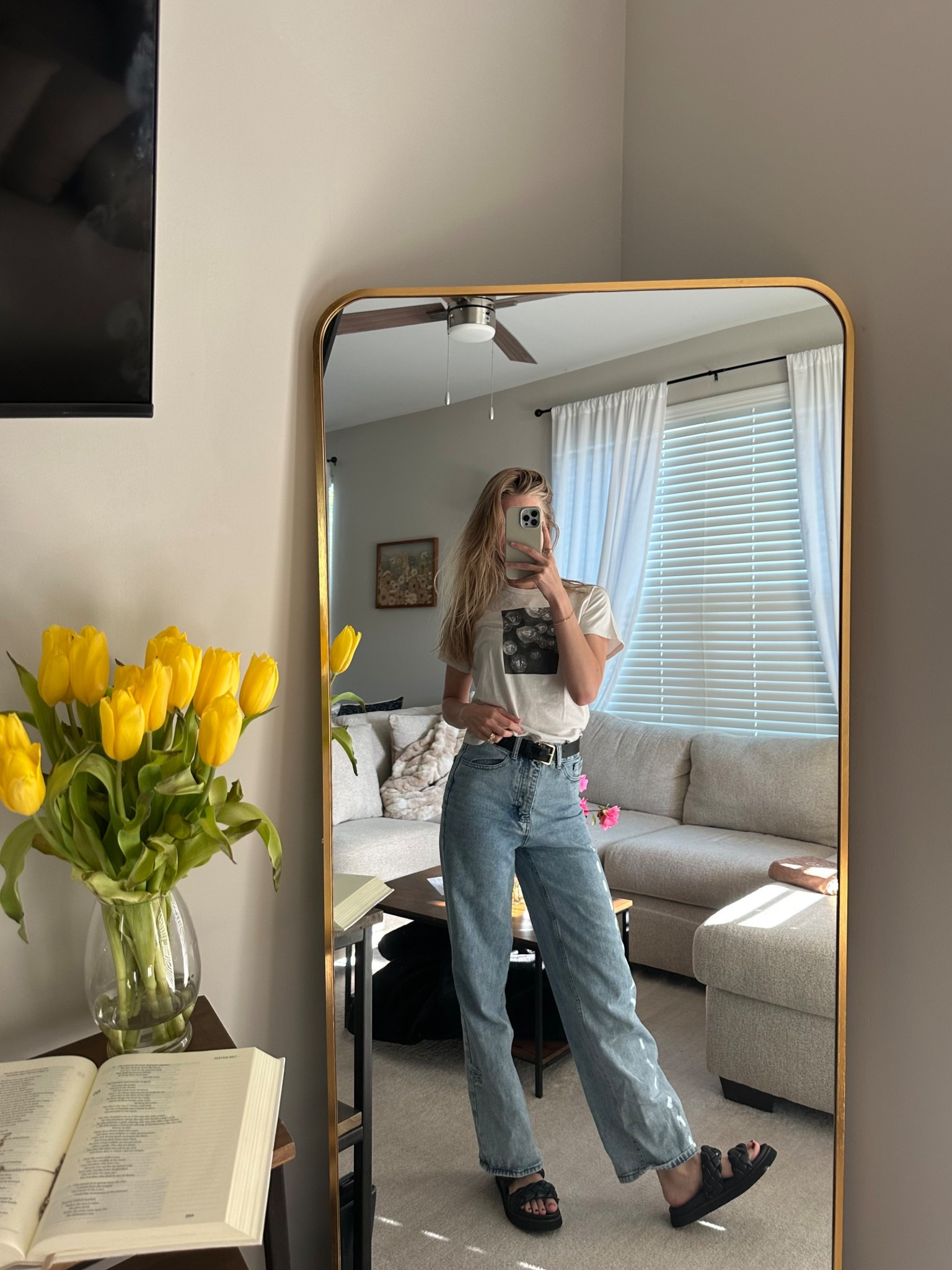 spring outfits are here!!! wearing these jeans i’ve had since freshman year of college and this cute abercrombie tee my friend got me for my bday 🥳

#LTKSeasonal #LTKStyleTip