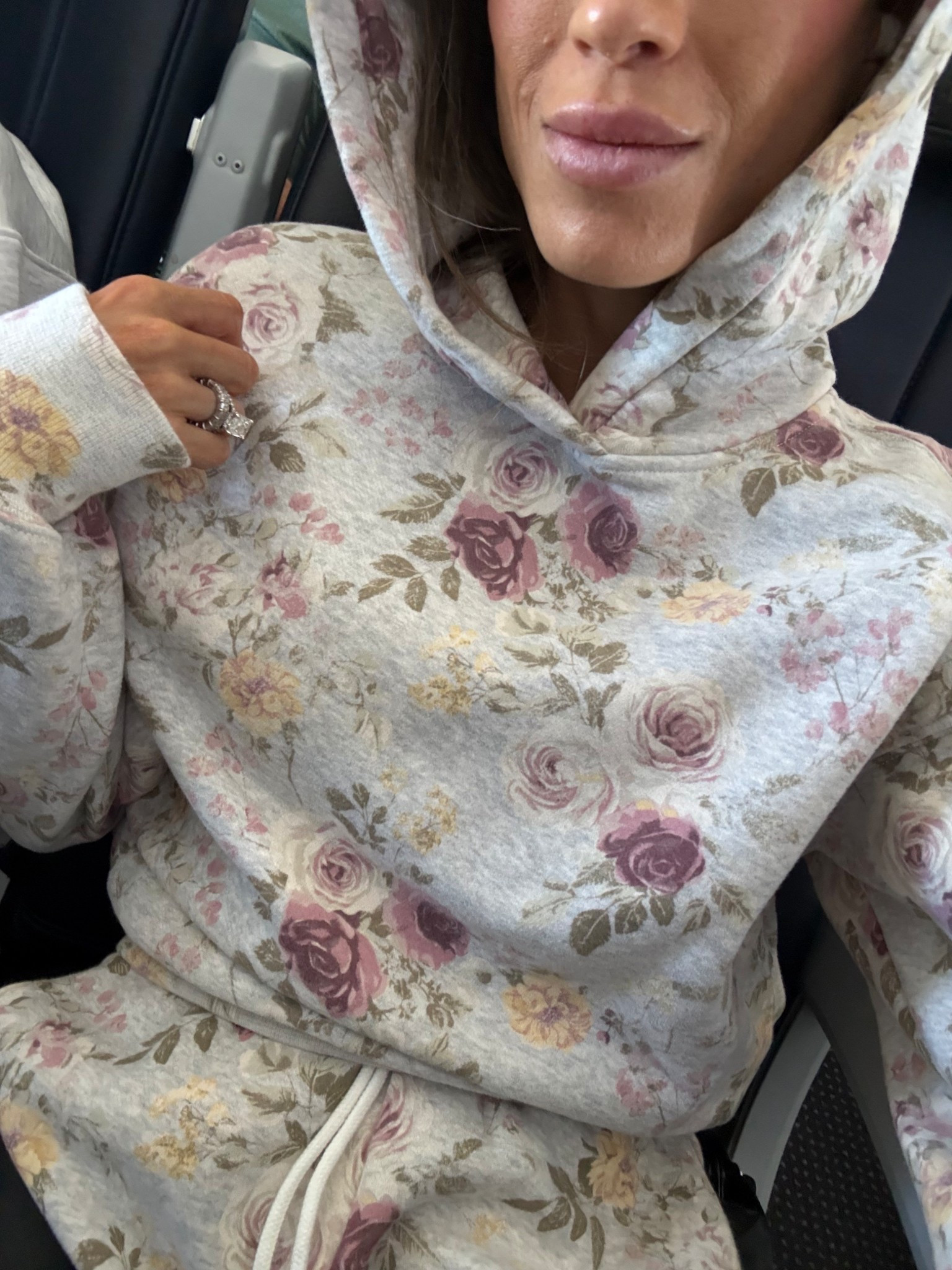 Super soft floral hoodie I love this print so much! Wearing xxs 

#LTKPetite #LTKSeasonal