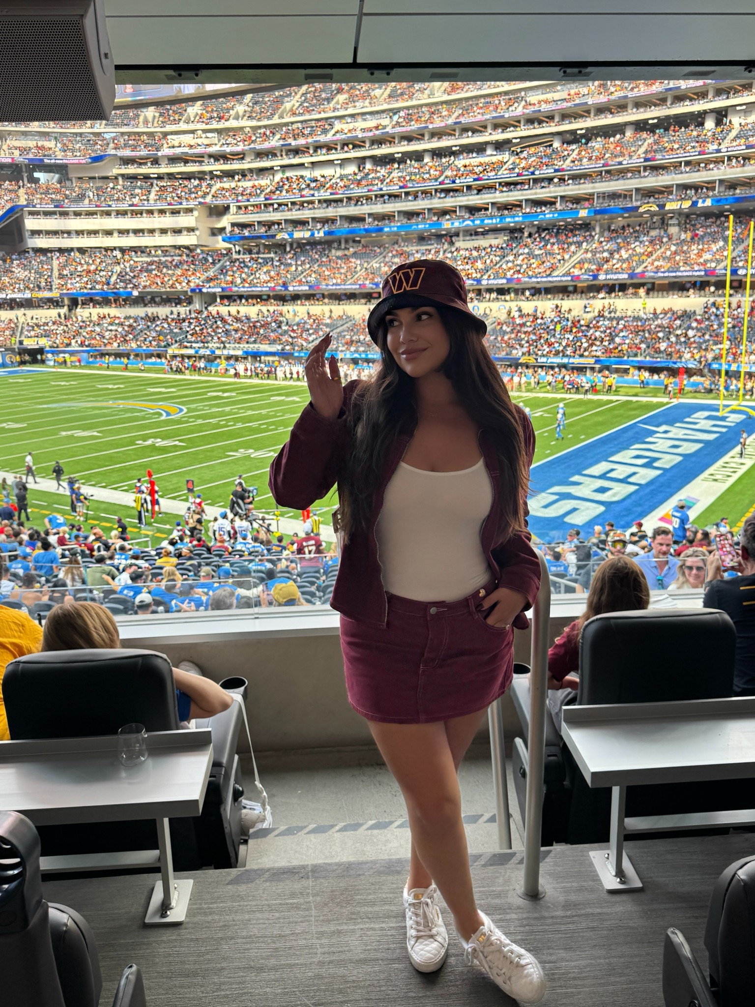 NFL game day fit 🏈🤍


#nfl #sofistadium #commanders #footballgame 

#LTKMidsize #LTKTravel #LTKActive
