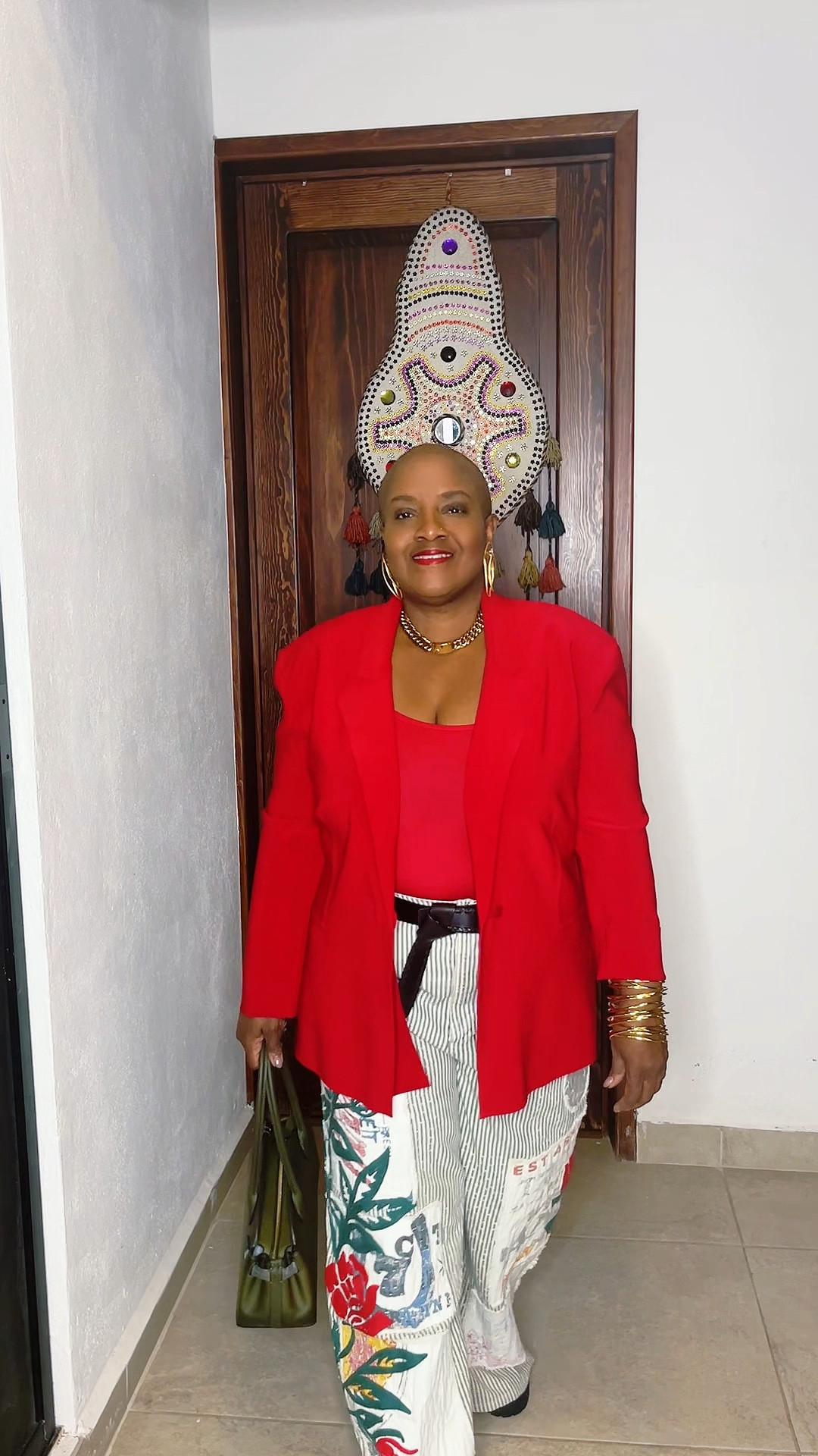 Leaning into festive colors as we head toward Christmas — while still keeping it very me. 🎄✨
These striped & embroidered jeans might feel more spring or summer, but this is exactly how I dress them down for this time of year: relaxed denim, richer tones, and grounded accessories.

Shop the full look here 👇
(blazer, jeans, boots, bag, belt & accessories linked)

#LTKOver40 #LTKootd #LTKMidsize