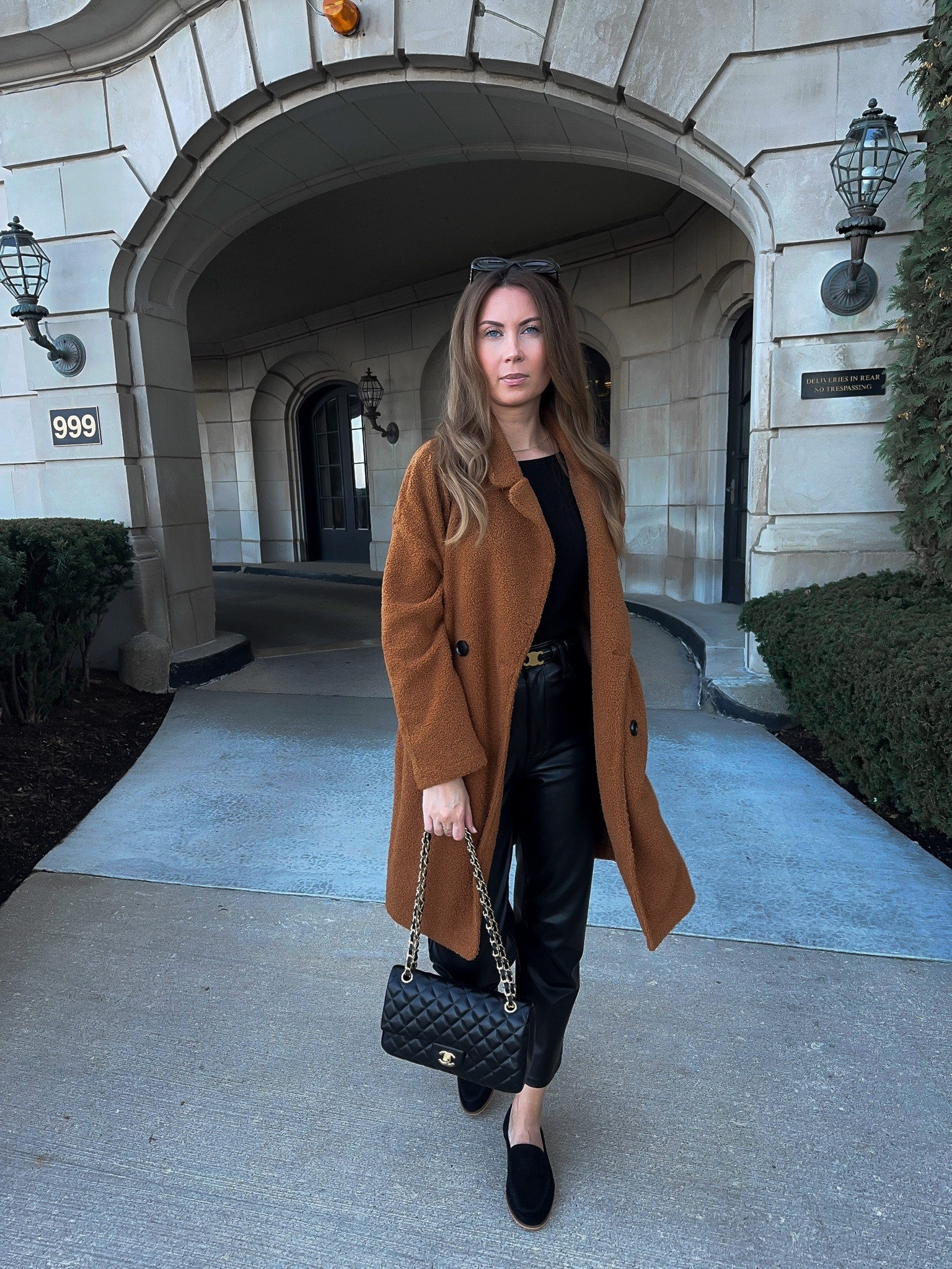 Sherpa coat moment 🍁

@angashion_official



#LTKstyletip #LTKfindsunder50 #LTKSeasonal