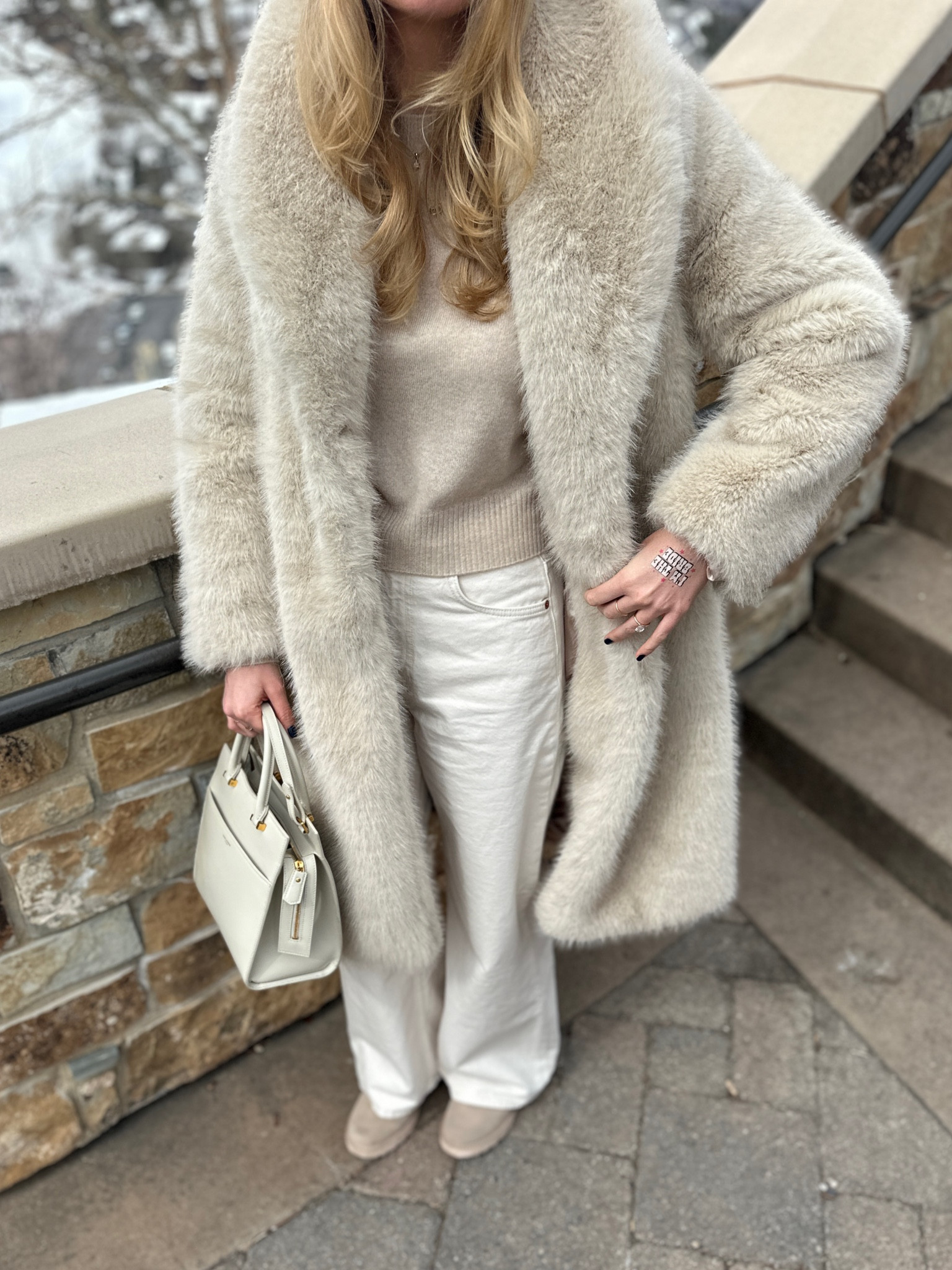 Winter bride look 🤍🤍🤍

#LTKwedding #LTKSeasonal #LTKsalealert