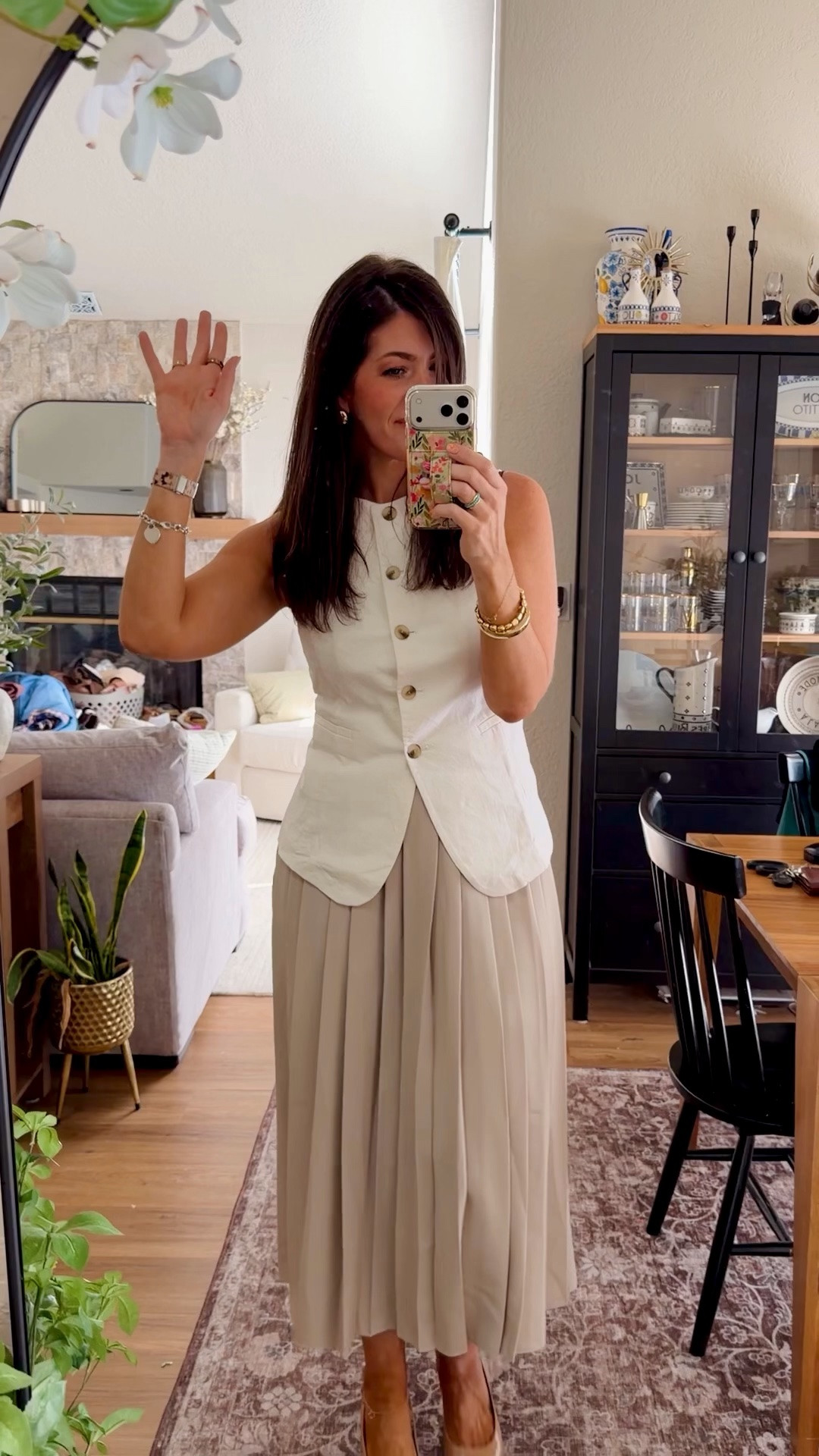 Work outfit in the day
Medium vest and skirt

#LTKSaleAlert #LTKMidsize #LTKWorkwear