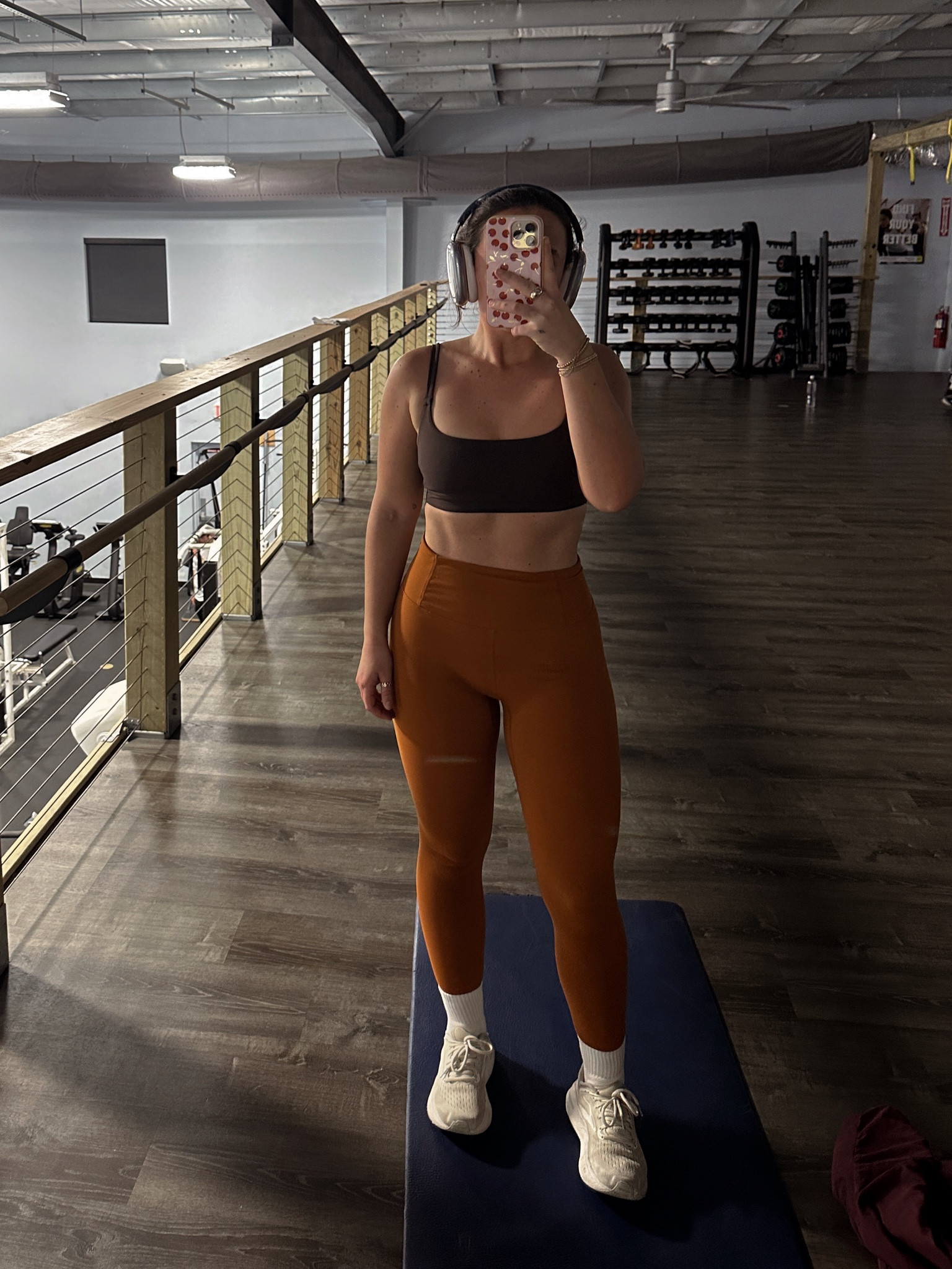 top: xs
leggings: small