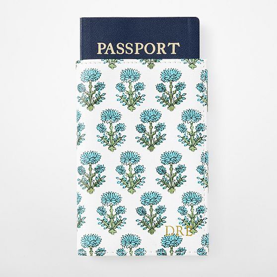 Fillmore Passport Case | Mark and Graham