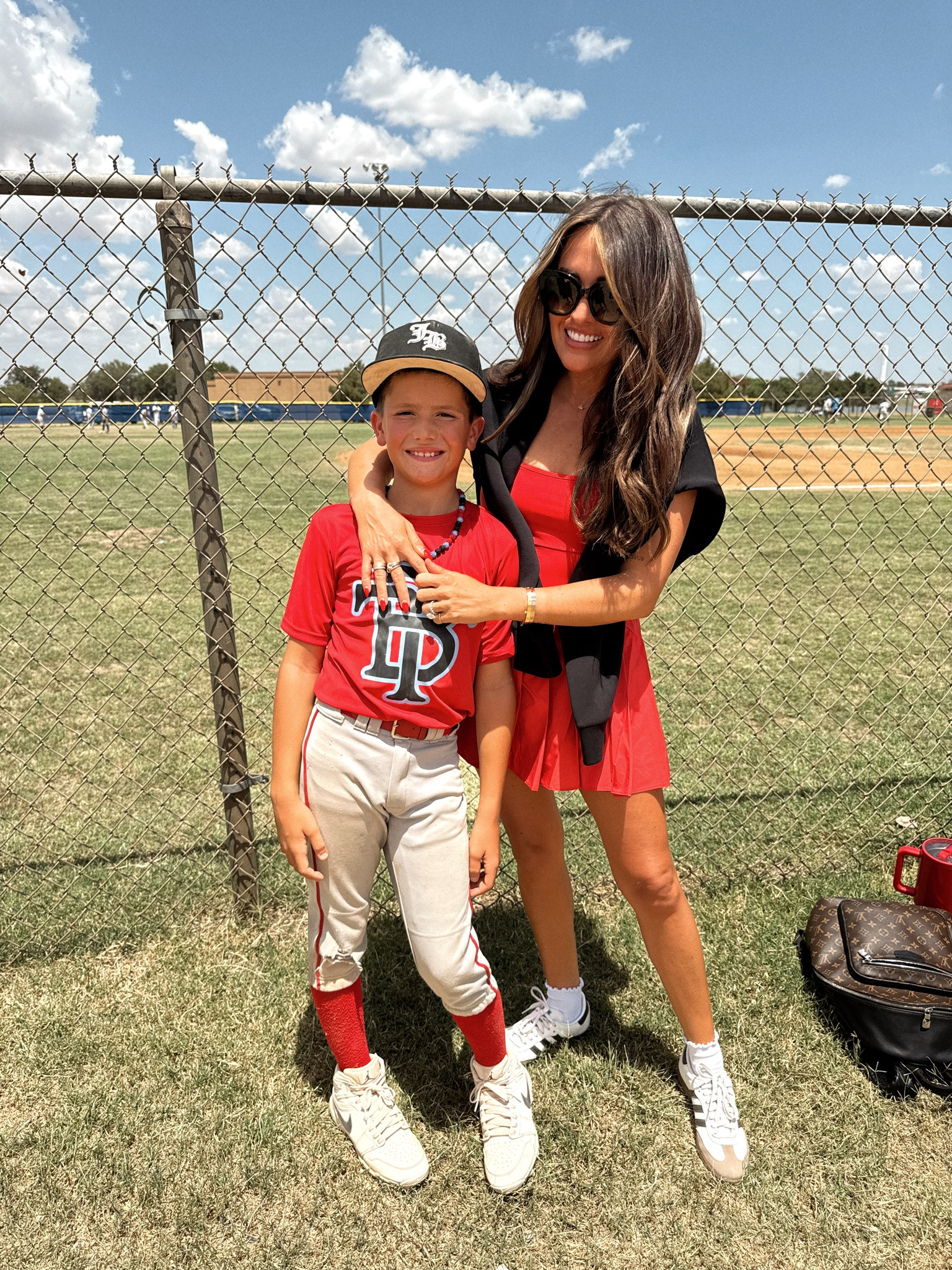Baseball mom outfit 