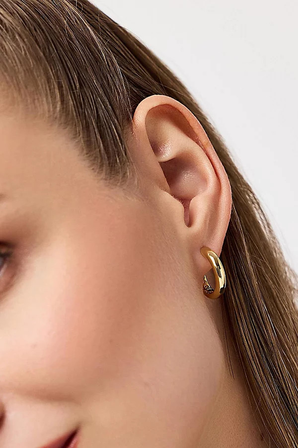 Ana Luisa Giulia Medium Hoop Earrings in Gold, Women's at Urban Outfitters | Urban Outfitters (US and RoW)