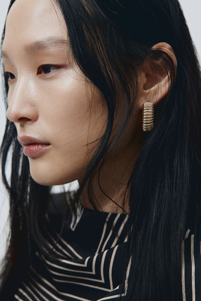 Hoop earrings | H&M (UK, MY, IN, SG, PH, TW, HK)
