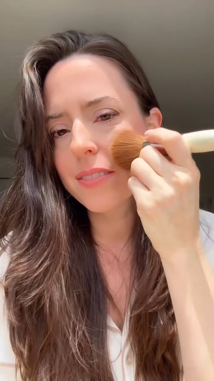 Nothing better than a fast-absorbing sunscreen!🧴✨☀️💋 @larocheposayusa

 #sunscreeneveryday #skincareaddict #firsttimemom #motherhood #larocheposay #skincareroutine #protectorsolar

#LTKSummerEdit #LTKBeauty