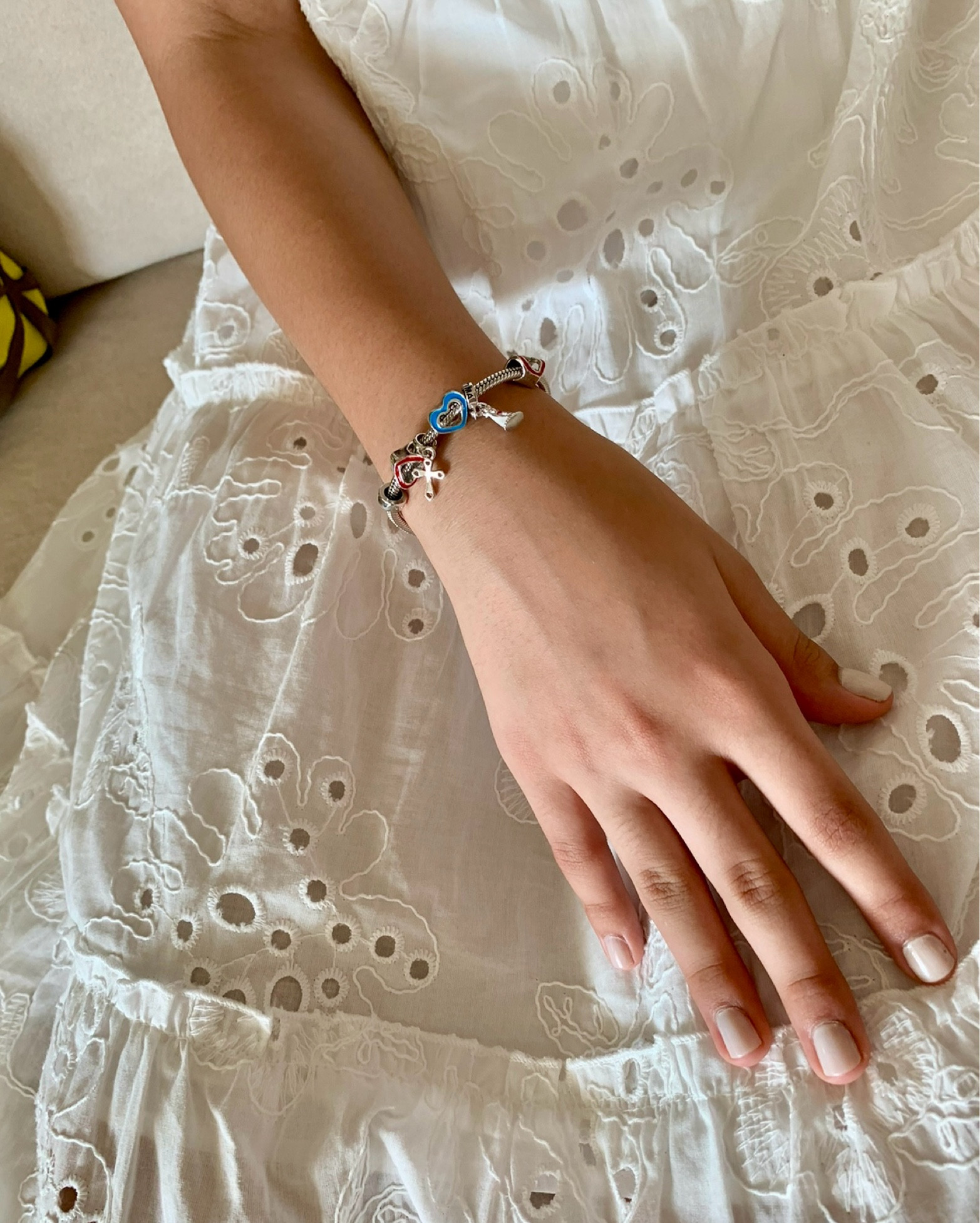 Essa pulseira da Vivara Life a minha filha Manu, do @universo_manuela, ganhou de presente dos avós na sua primeira comunhão! Linda demais e ela usa em ocasiões especiais! 

#LTKfamily #LTKbrasil #LTKmaternity