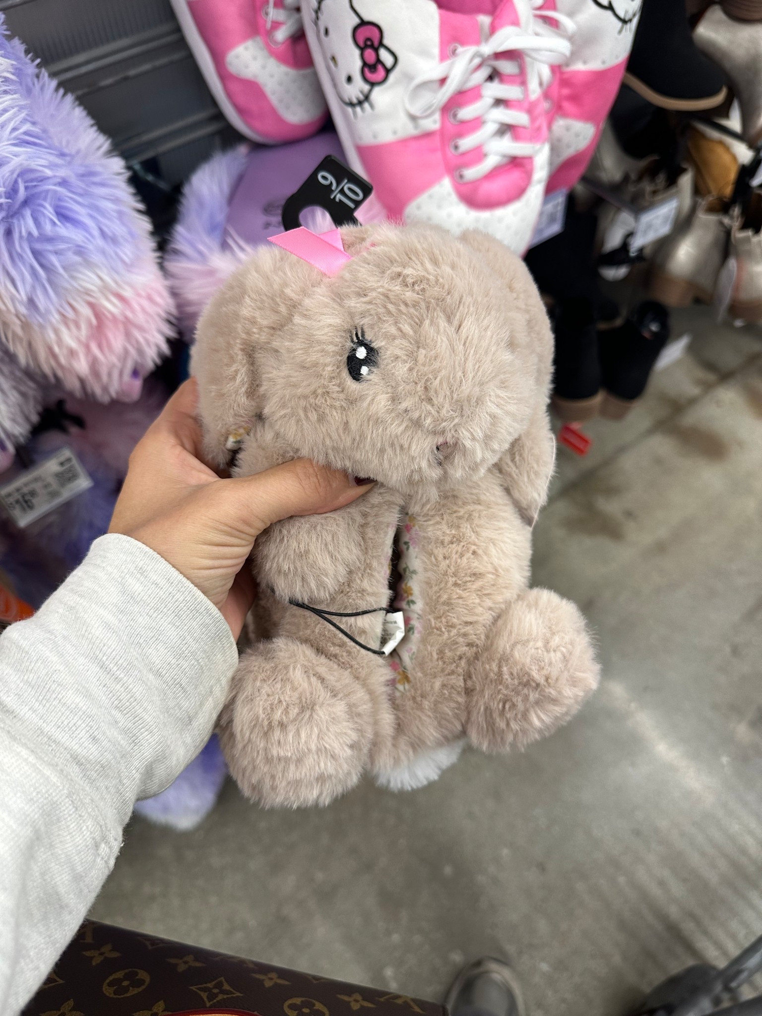 Walmart toddler girl bunny slippers 

#LTKKids #LTKFindsUnder50