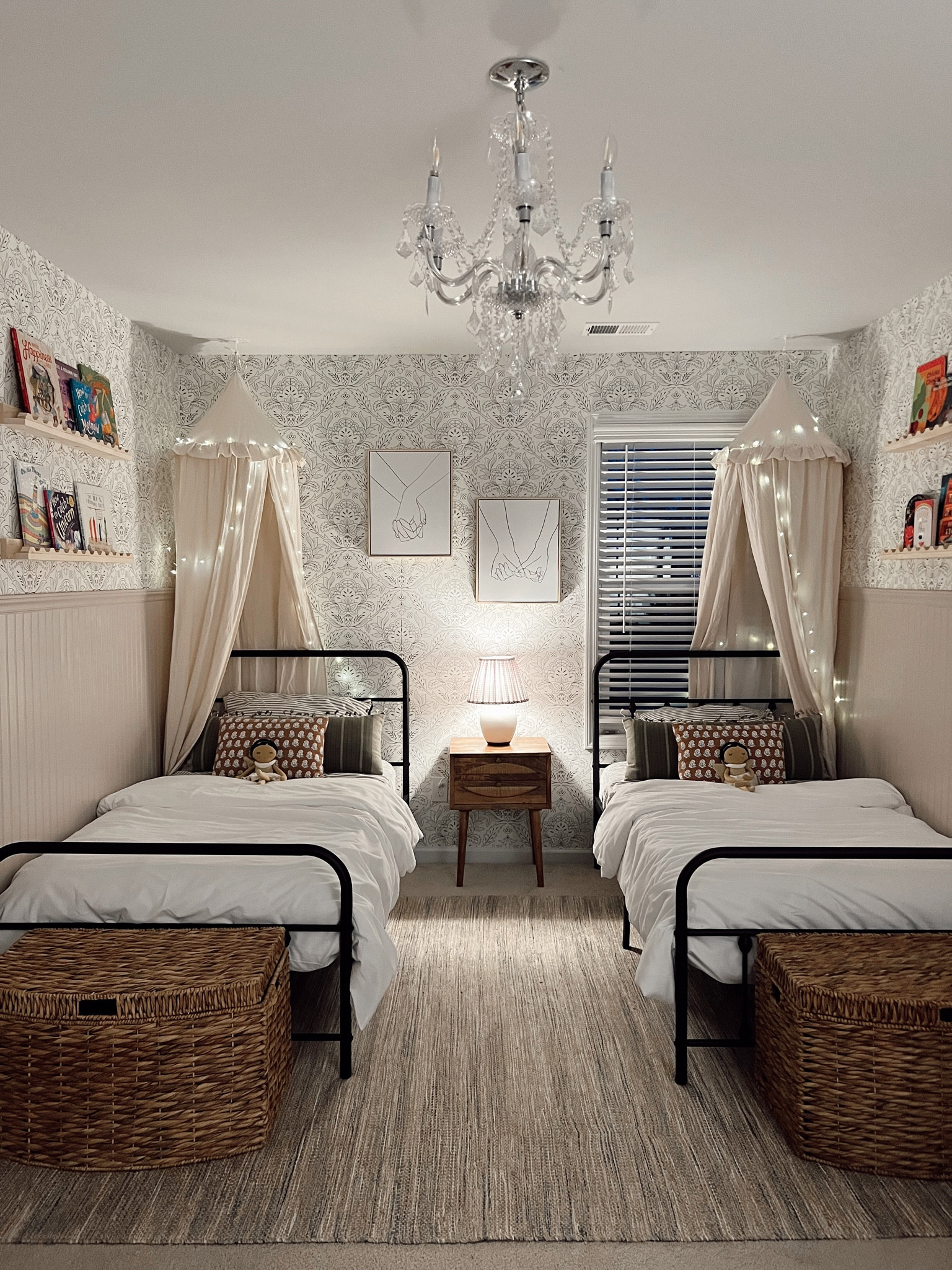 Twin Girls Bedroom Decor 👧🏻👧🏼✨

#kidsbedroom #girlsbedroom #bedroomdecor #homedecor 

#LTKhome