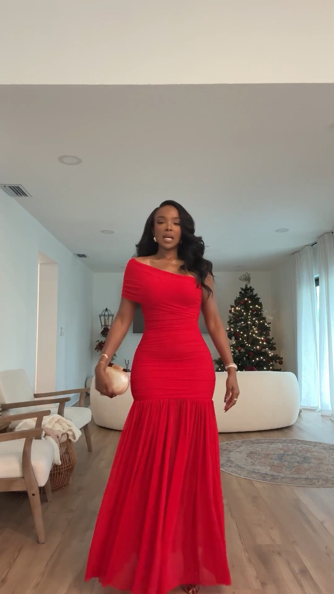 Red dress energy for January nights + Valentine’s plans ❤️  
This is the kind of look that doesn’t need much—just confidence and a moment.  

Perfect for date night, Valentine’s Day dinner, cocktail parties, or any night you want to feel unforgettable.  

Soft, flattering, and feminine with just the right amount of drama—this is one of those pieces you’ll reach for every time love is in the air.  

Follow me on Instagram and YouTube @kirasfashionfinds

Follow my LTK @kirasfashionfinds on the @shop.LTK app to view this post and get my exclusive app-only content!

#liketkit 
@shop.ltk
https://liketk.it/5KkMN