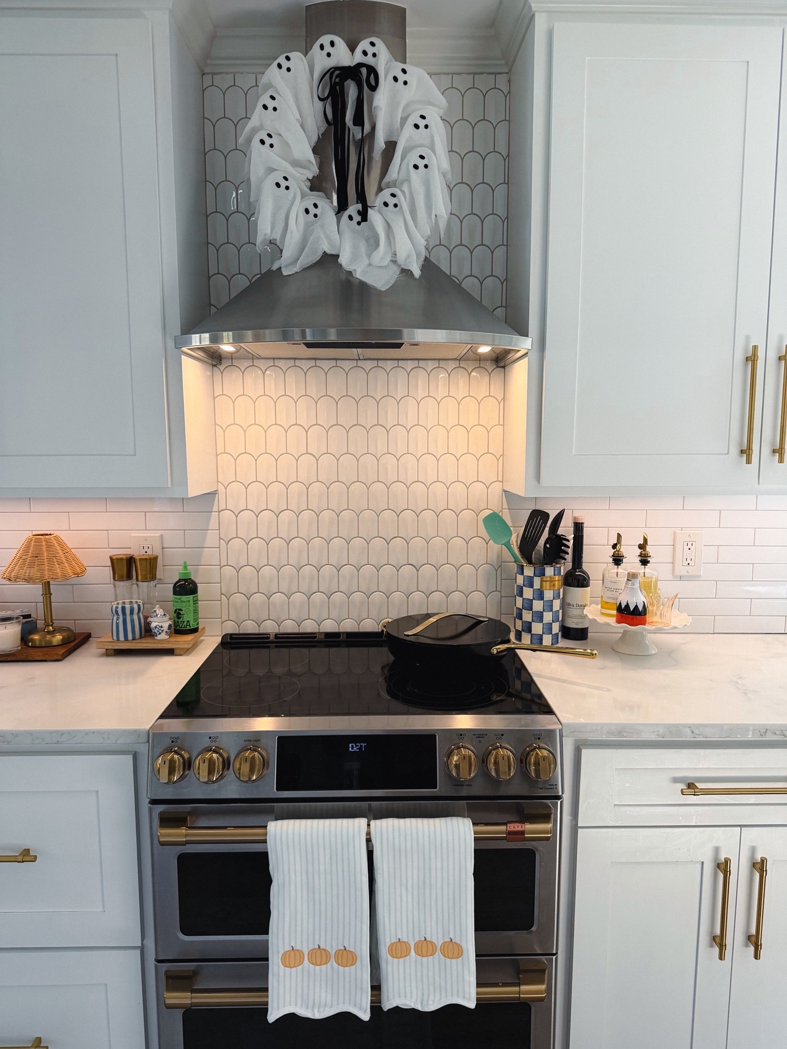 Slowly setting out Halloween Decor in our Kitchen! Love the ghost wreath and pumpkin towels
🎃🤎🍂

#LTKHome