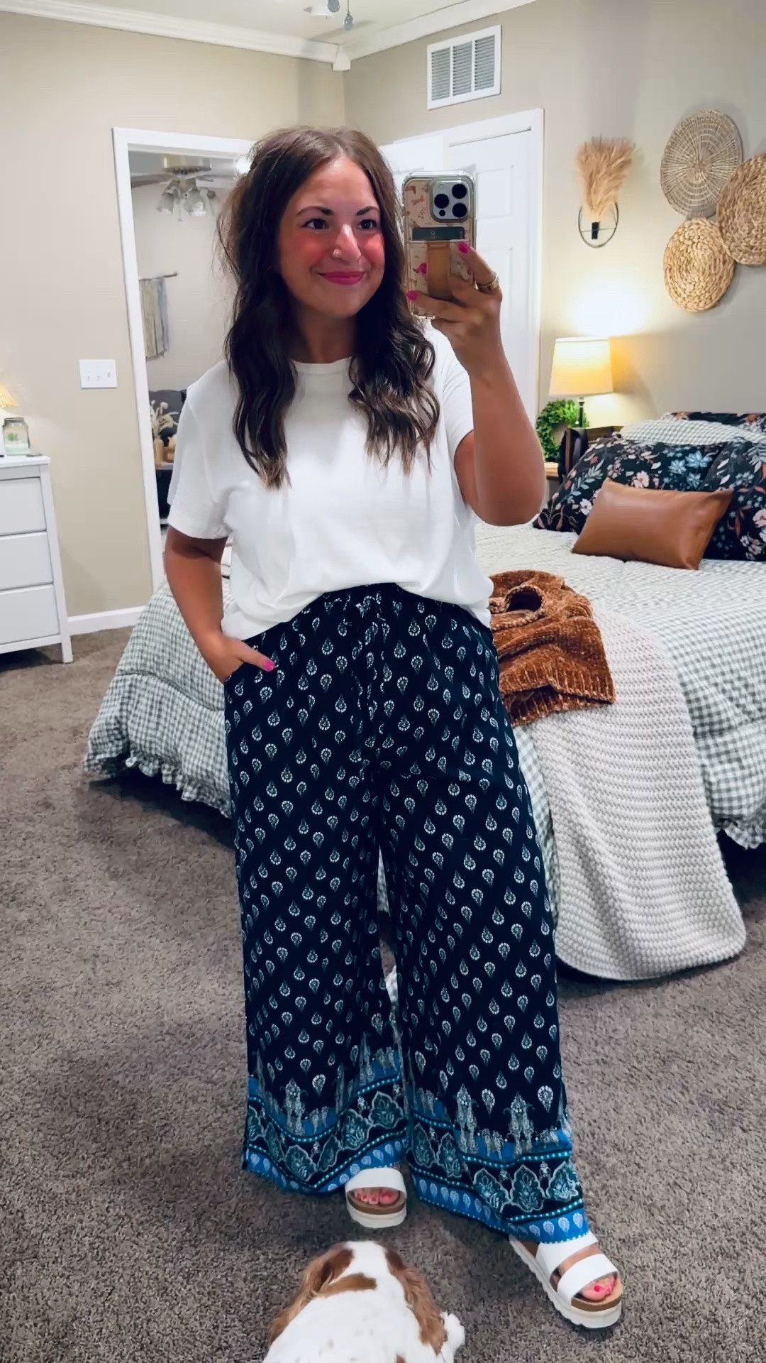 These Amazon wide-leg pants are so comfy and cute—just add a basic tee for an easy everyday outfit! 💙


sandals: fit true to size // wearing a 5
pants: fit true to size // wearing a large
tee: fits true to size // wearing a large 

 #LTKMidsize #LTKWorkwear