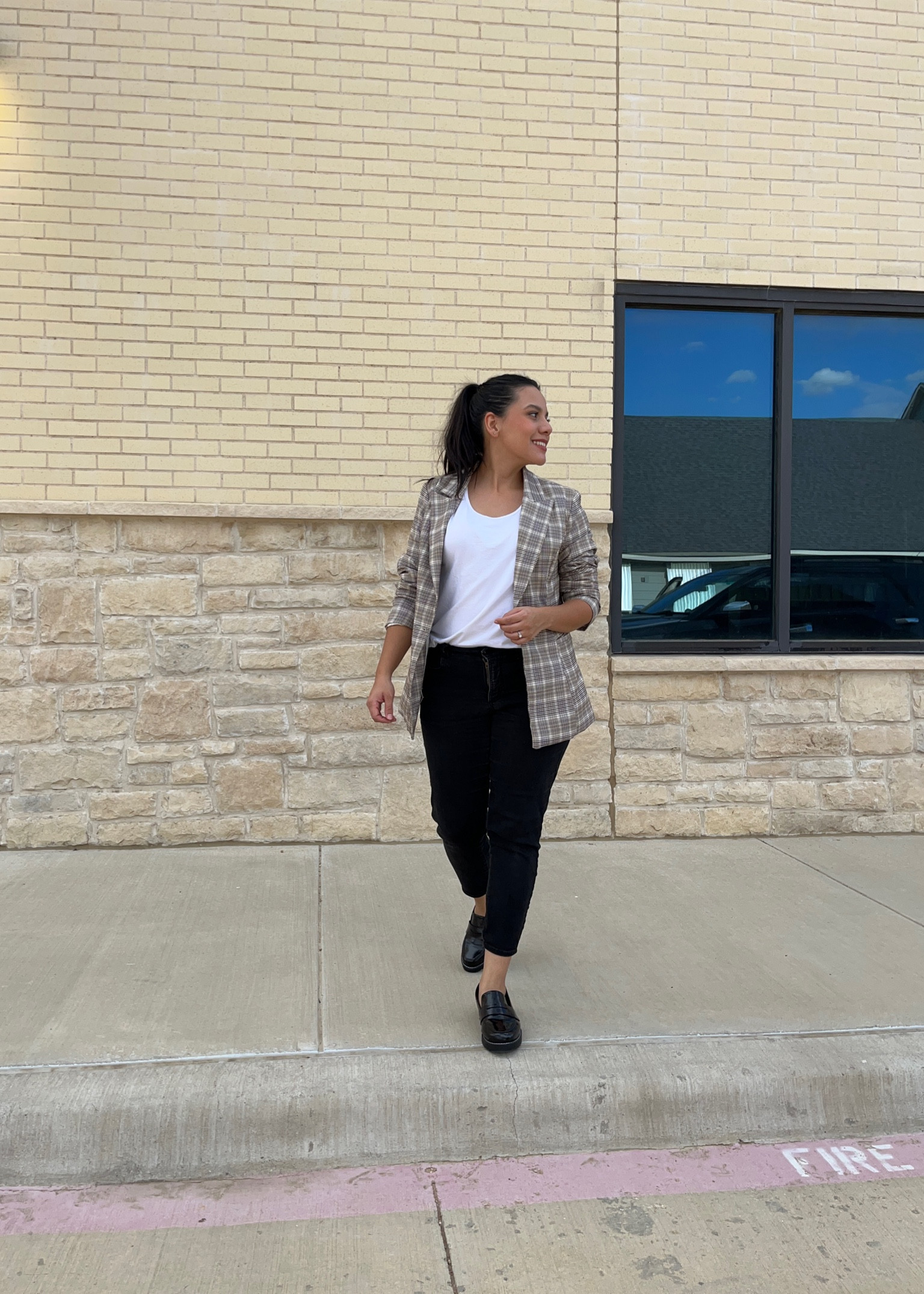 Transitional outfit for fall

Loafers and blazer outfit
Black pants
Business casual 


#LTKworkwear #LTKfindsunder50 #LTKshoecrush