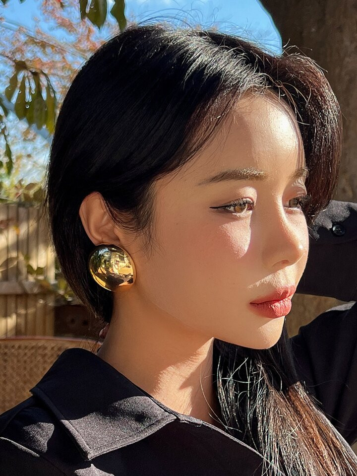 DAZY Round Stud Earrings | SHEIN