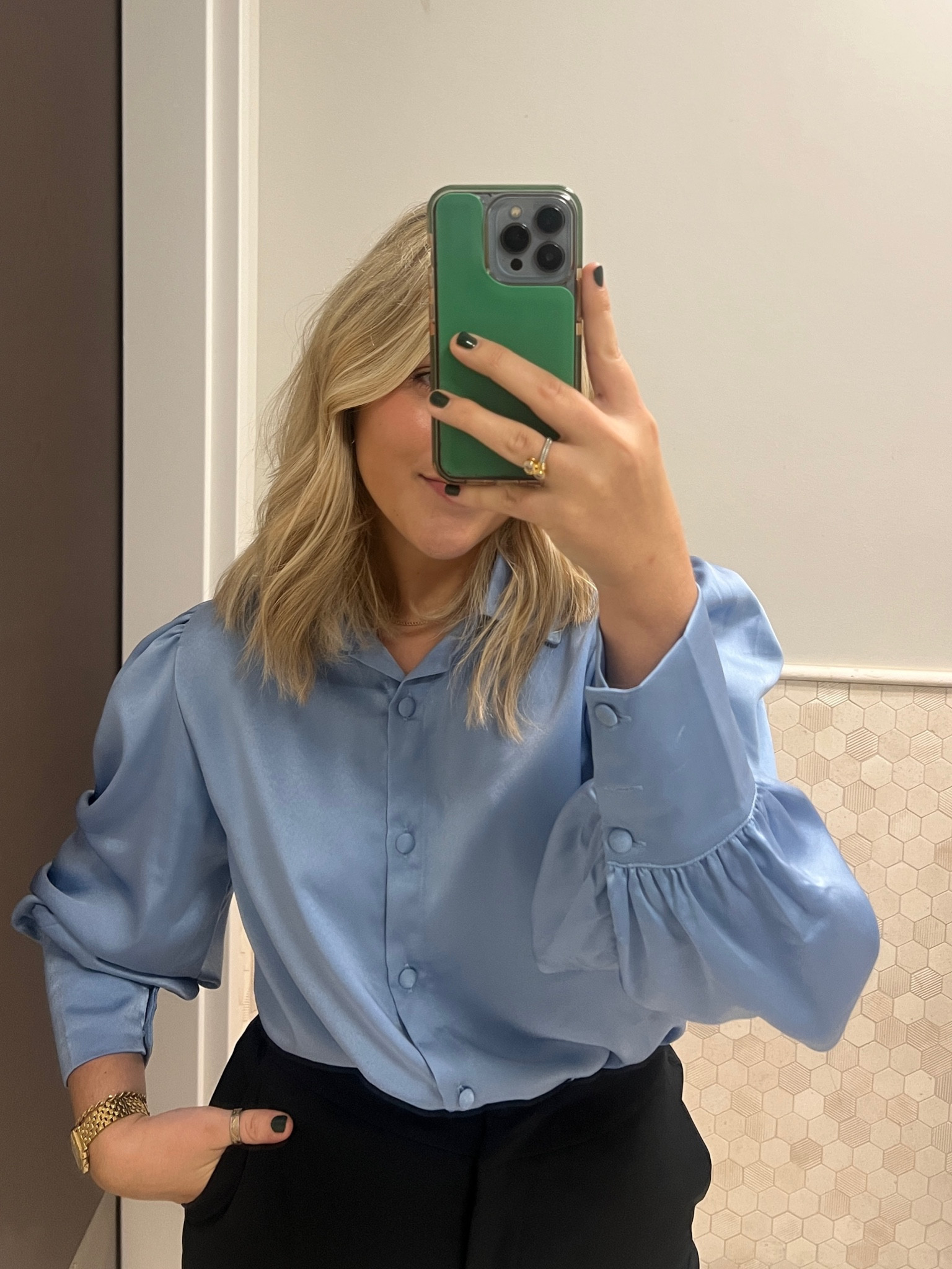 Im always looking for good workwear and this top takes the cake! Im obsessed and the quality is amazing! Wearing a size medium

#LTKworkwear #LTKstyletip #LTKmidsize