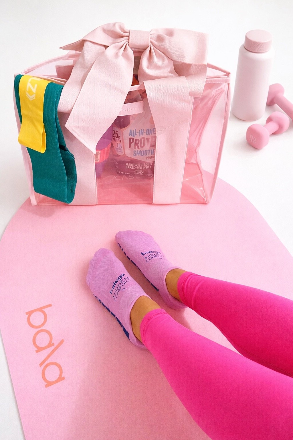 the cutest bags ever!
 
My go to beach/gym bag 🛍️🤍 