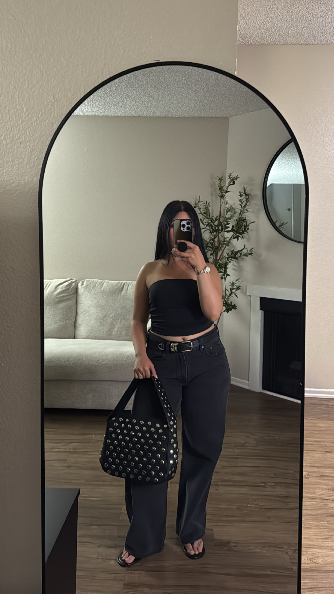 wearing a size small in top and 26 in jeans 🤍

#LTKStyleTip #LTKFindsUnder50 #LTKPetite