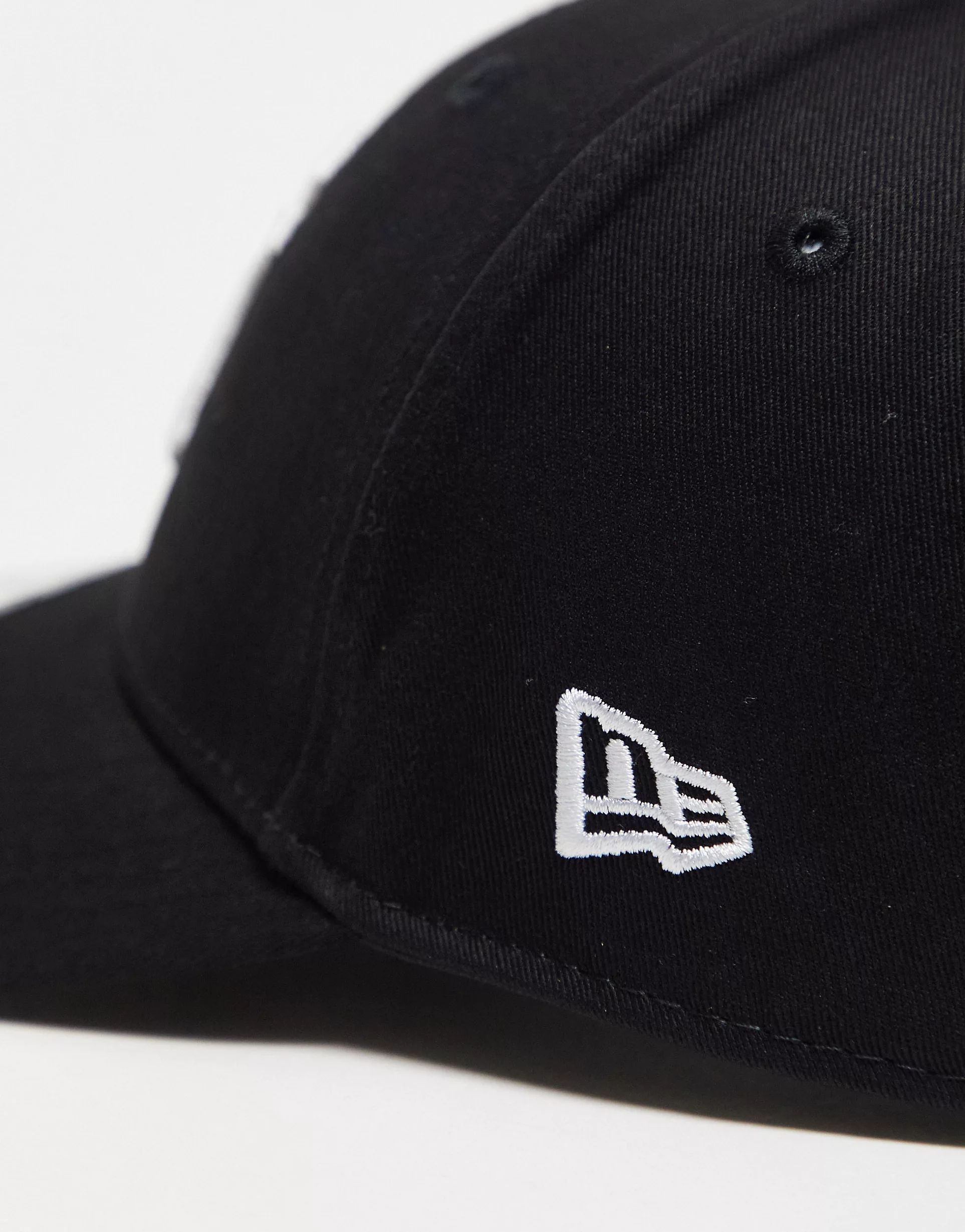 New Era MLB 9forty NY Yankees adjustable unisex cap in black | ASOS (Global)