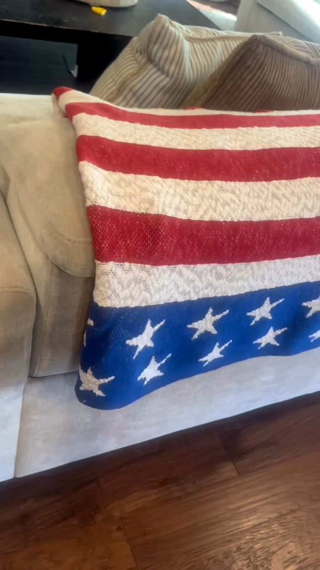 This blanket under $15 @walmart was the best find! ❤️🤍

#LTKdayinmylife #LTKHome #LTKSaleAlert