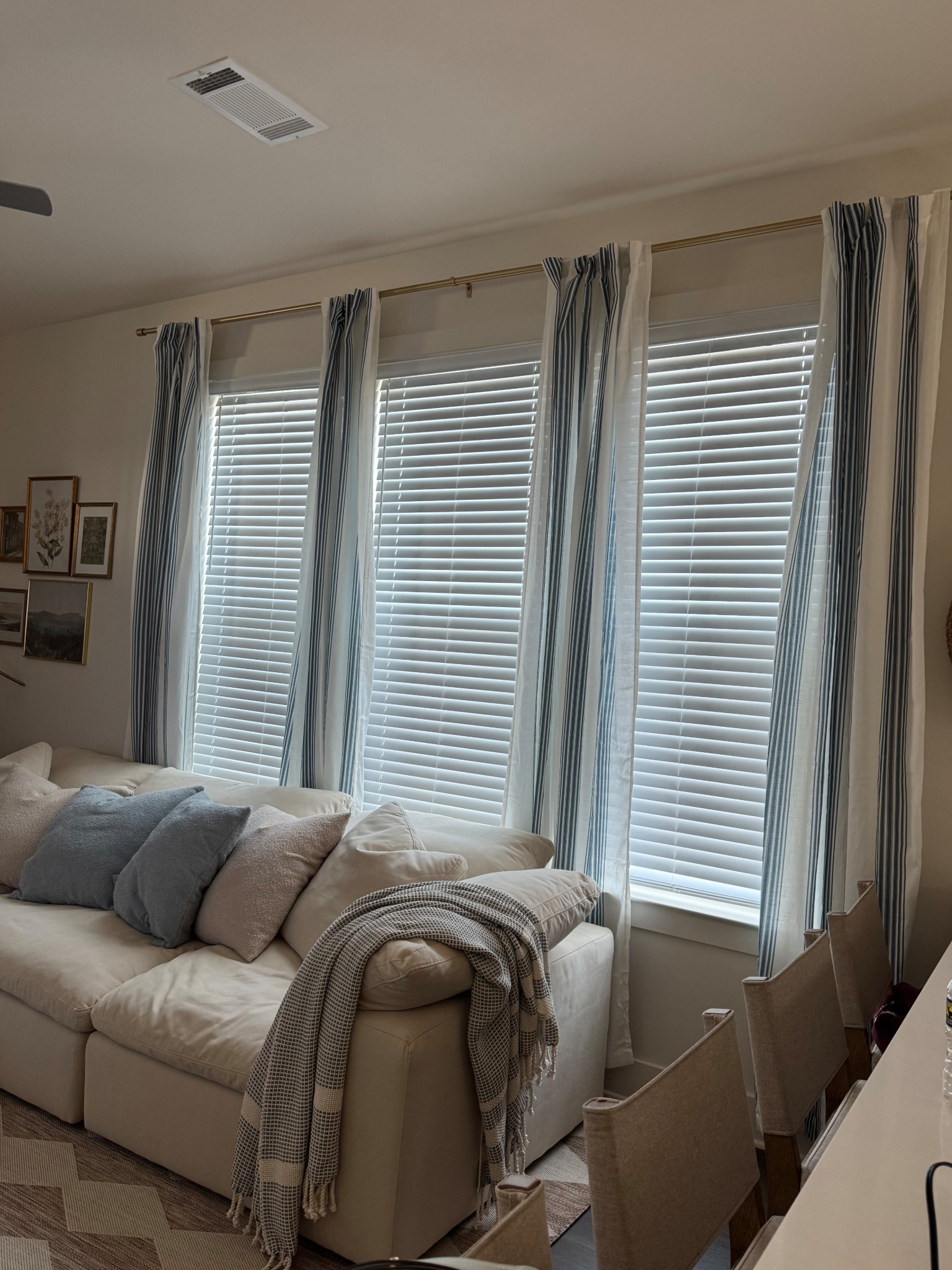 Coastal living room 🌊🐚

#LTKHome #LTKSpringSale #LTKSeasonal