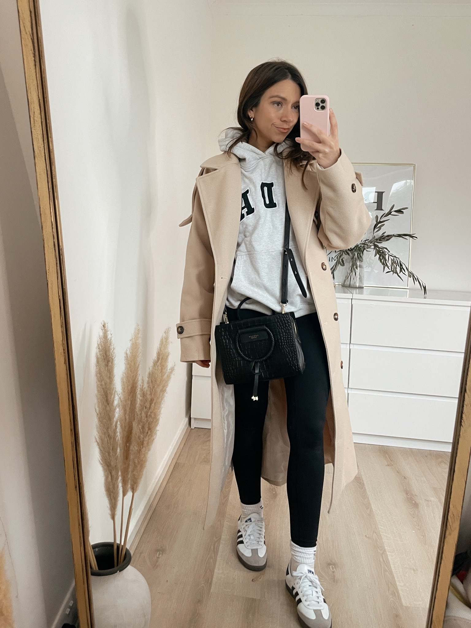 Everyday Sunday outfit 

Adanola hoodie, beige coat, leggings, adidas sambas 

#LTKxadidas 



#LTKSeasonal #LTKeurope #LTKshoecrush