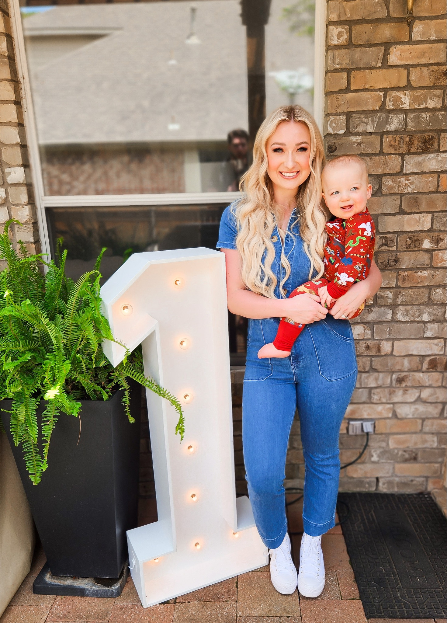 Wearing size M in jumpsuit and it’s super stretchy!!
