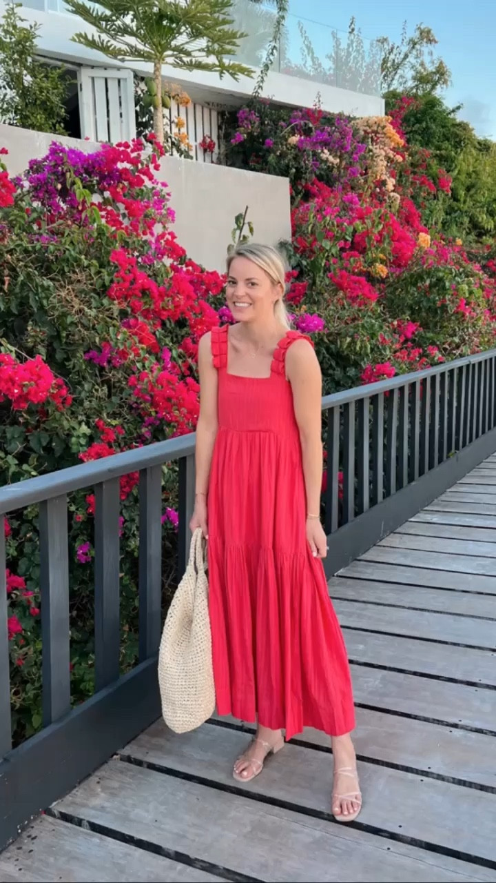 7 dresses from our Antigua vacation 

Red- XS
Orange - 0
White - UK6/US2
Green - small 
Black - XS 
Long sleeve orange - XXS 
White floral - 0

Vacation dress, beach dress, resort wear, travel 

#LTKtravel #LTKstyletip #LTKSeasonal