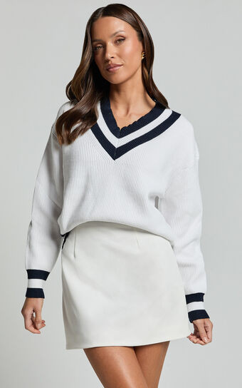 Berri Jumper - Contrast V Neck Knit Jumper in Ivory/Black | Showpo (ANZ)