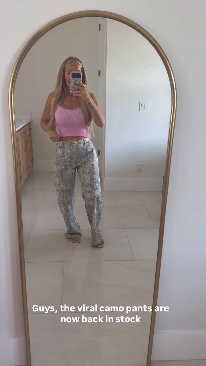 Say Walmart to shop the viral camo pants ✨

#walmart #walmartstyle #ootd #walmartfashion #easyoutfit