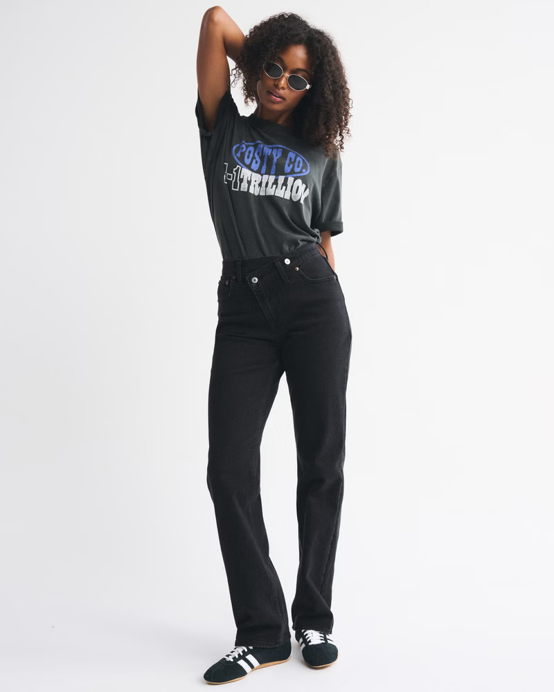 Curve Love High Rise 90s Relaxed Heart Embroidered Jean | Abercrombie & Fitch (US)