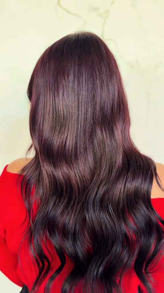 Hair refresh = complete ✨ Added 20” Classic, Invisi Edge & Mini Tape-Ins from @googoohair_official in dark brown and toned to match my violet hair 💜 Super thin, lightweight, and held up amazing during my trip in Hawaii with a bunch of activities 🥳 Use code Trisha20 for 20% OFF orders $30+ 
@googoohair_official @googoohairstyle
#googoohair #tapeins #hairstyles hairextensions #hairtapeinextensions