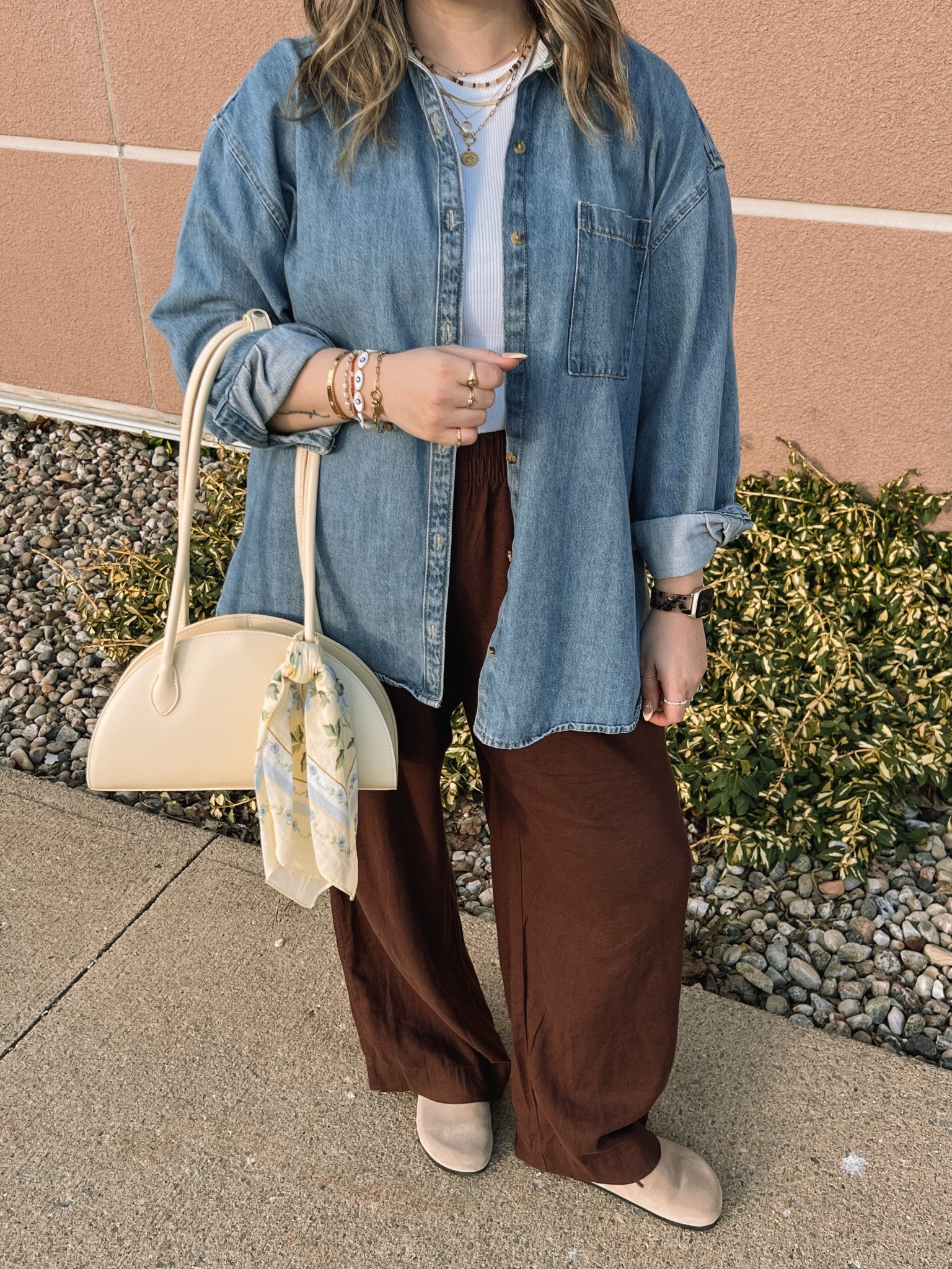 Easy spring outfit on sale!! Wearing my usual size L in the denim shirt and basic tank, and L tall in the brown linen pants. Butter yellow bag is affordable and so fun for spring! Canadian Old Navy links under “similar products”


#LTKsummer #LTKmidsize #LTKsale