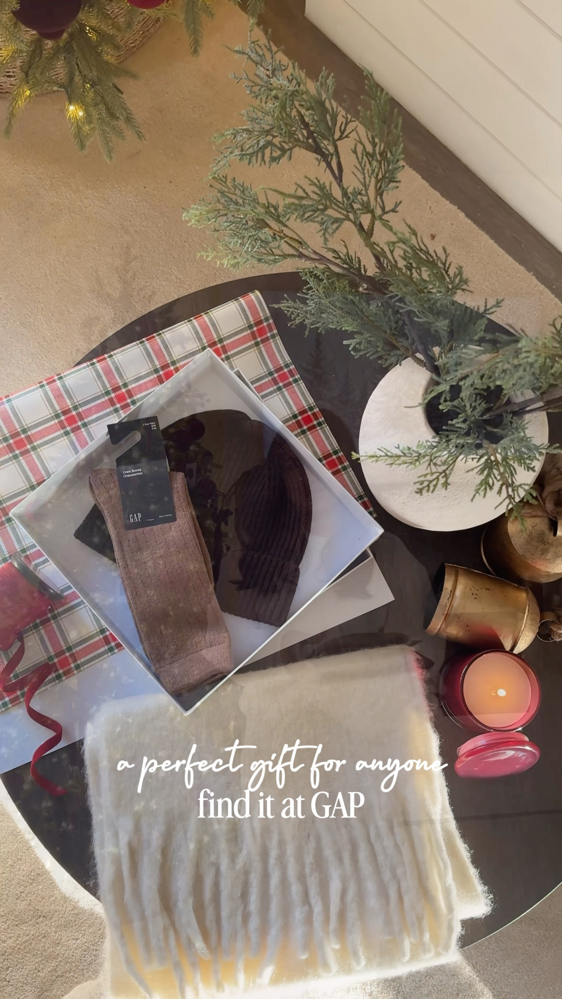 Whether you’re giving or receiving @gap has the perfect gifts for everyone on your list this holiday season. Get yourself and your gifts ready for the holidays this weekend and shop Black Friday and Cyber Monday deals including 50% off your purchase and up to 60% off deals, too! Sale runs until 11/28 ✨
#howyouweargap #gapcapartner 

